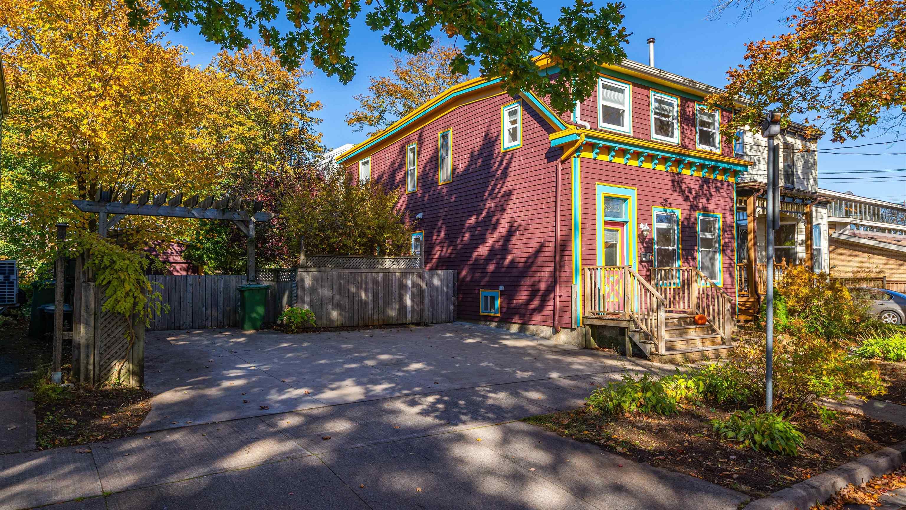 Thumbnail image for 6253 Summit Street MLS<sup>®</sup> 202626919