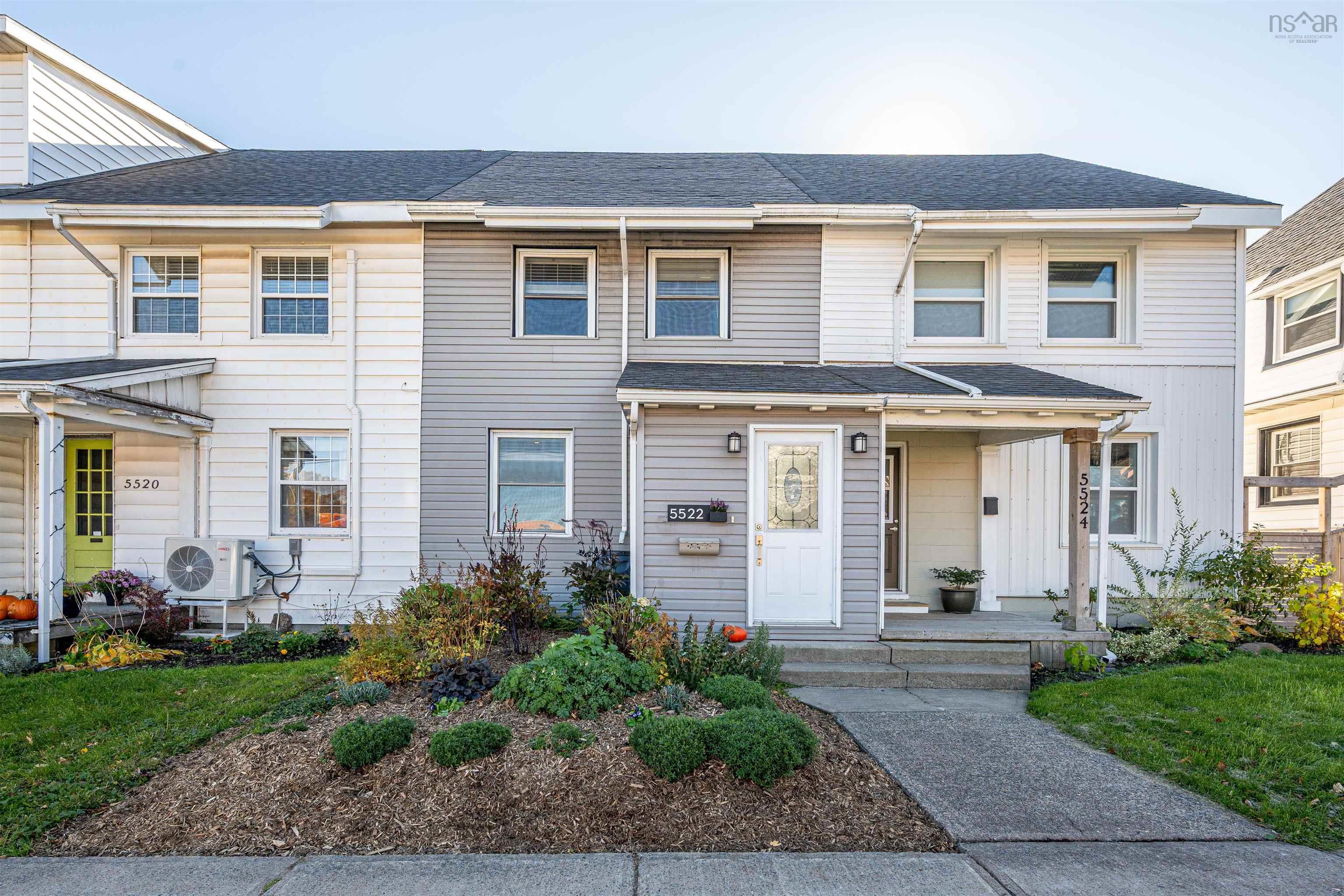 Thumbnail image for 5522 Duffus Street MLS<sup>®</sup> 202626982
