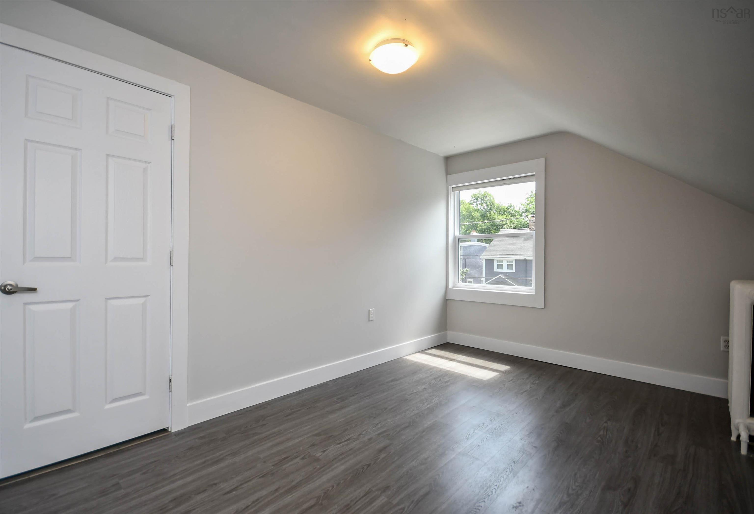 View image 18