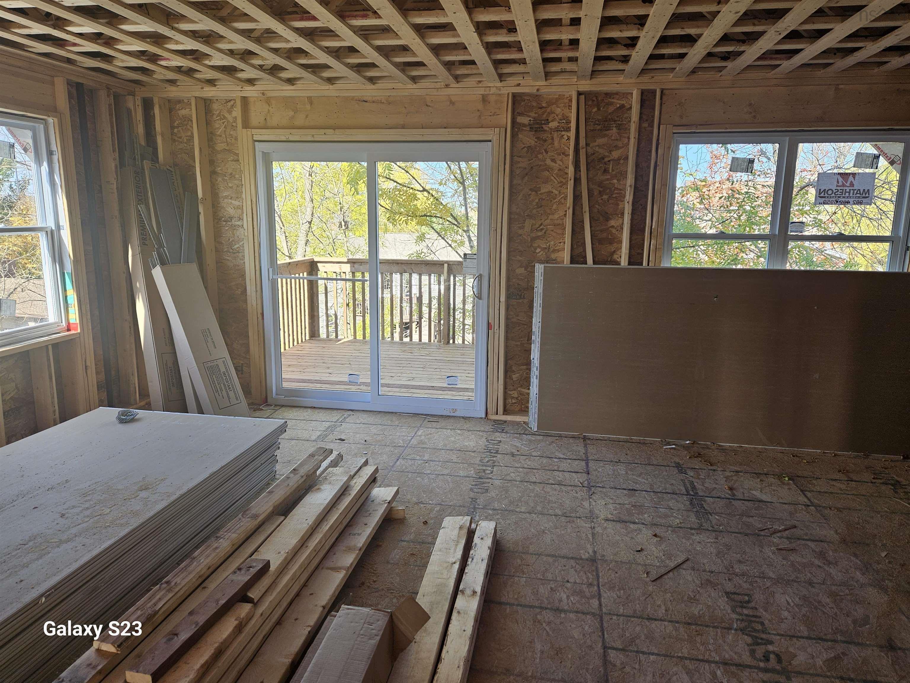 Thumbnail image for 208E Burgess Crescent MLS<sup>®</sup> 202418348