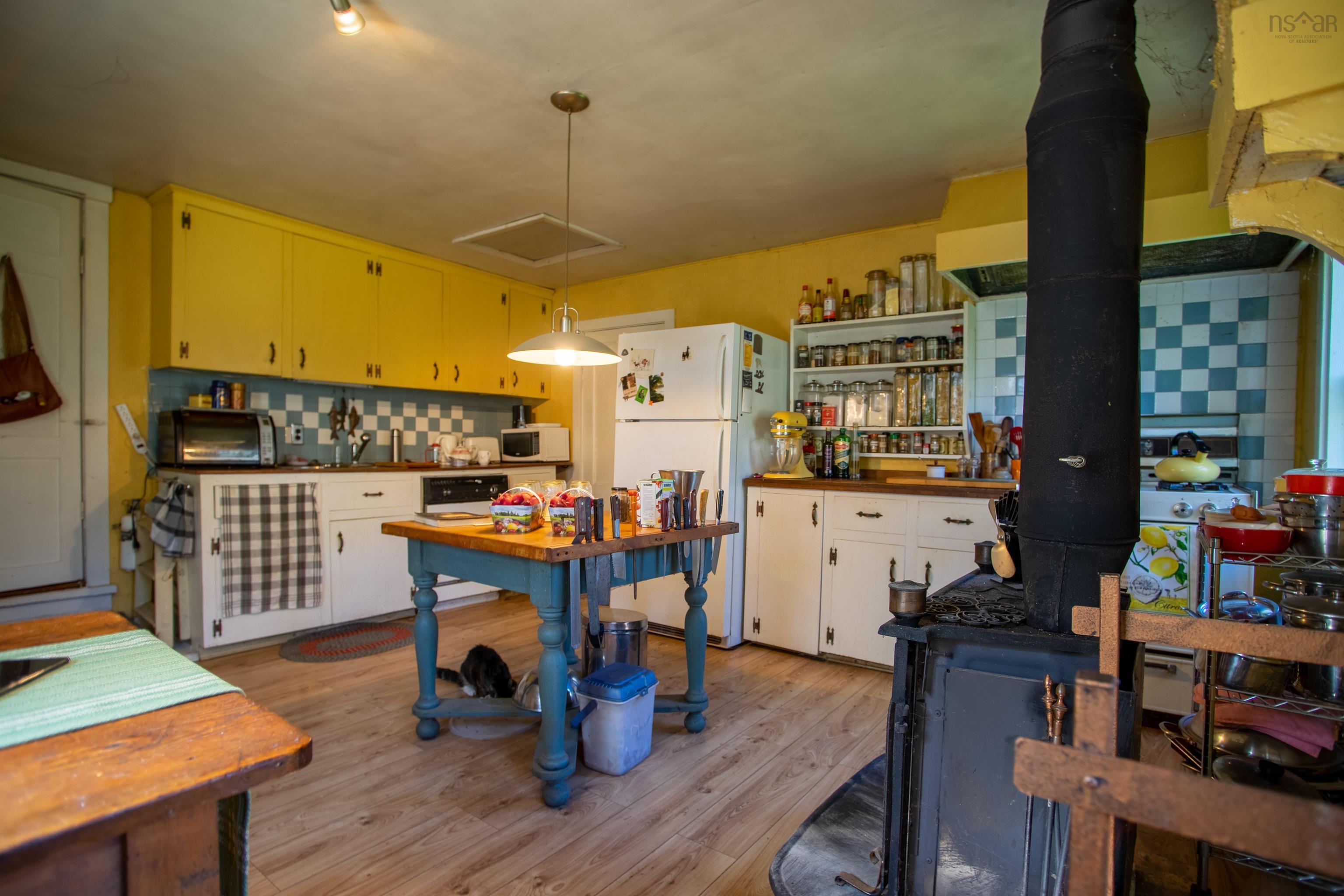 Thumbnail image for 3713 Granville Road MLS<sup>®</sup> 202419768