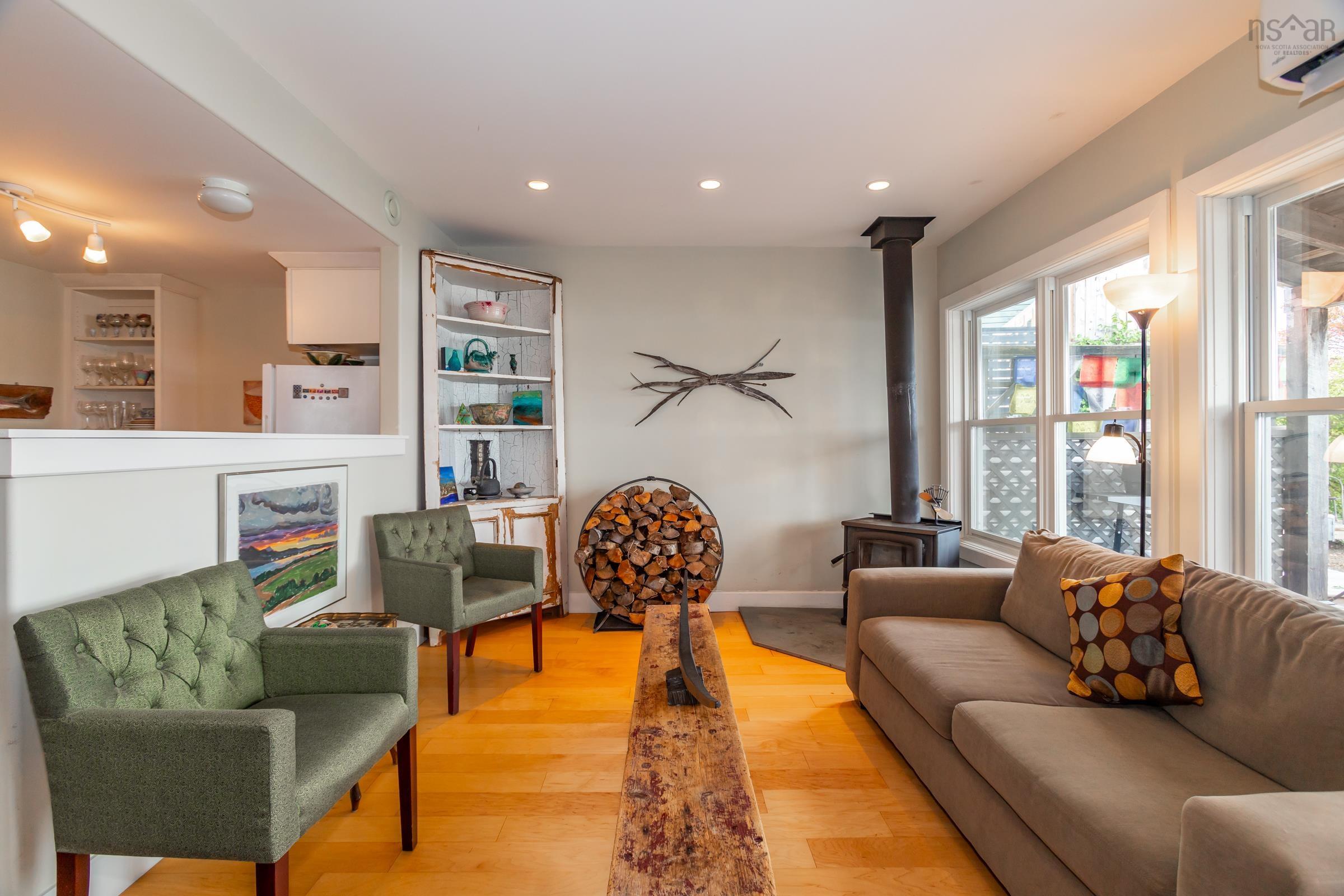 Thumbnail image for 5360 Granville Road MLS<sup>®</sup> 202425796