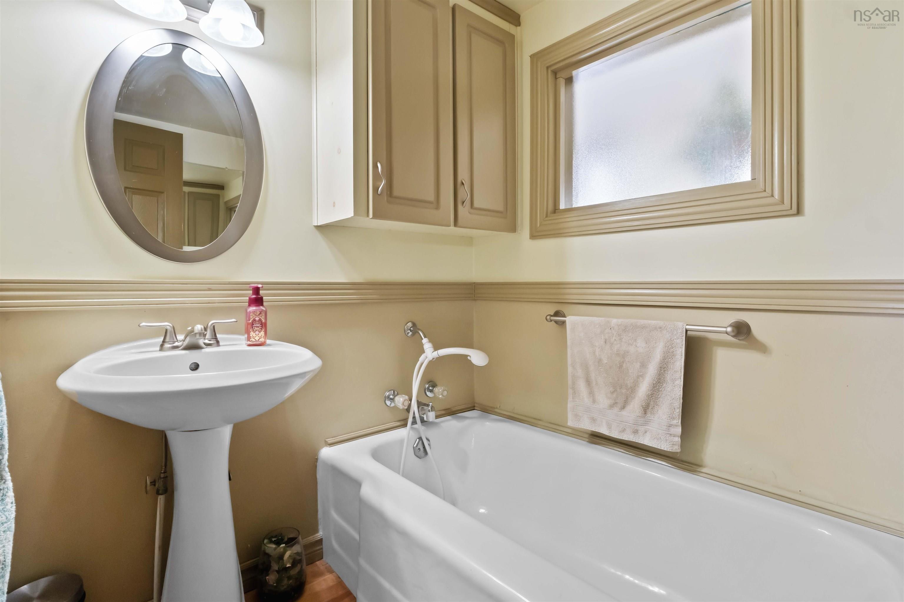 Thumbnail image for 432 Riverdale Road MLS<sup>®</sup> 202501569