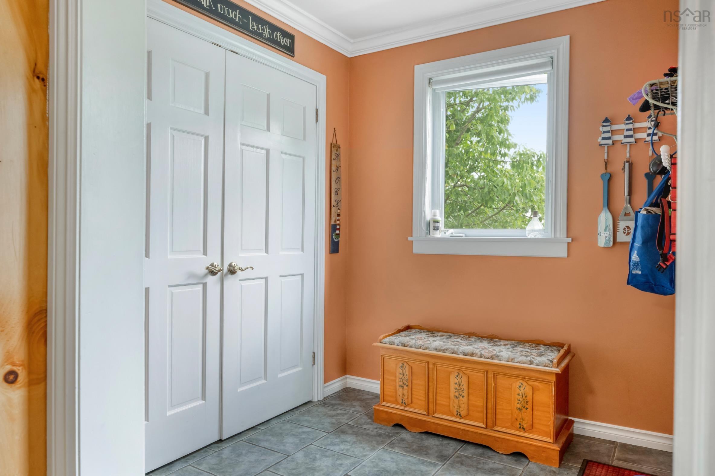 Thumbnail image for 90 Orchard Heights MLS<sup>®</sup> 202502096