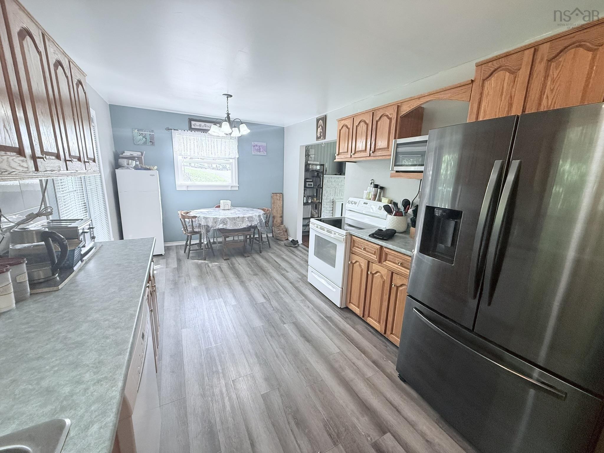 Thumbnail image for 111 GRANDVIEW Avenue MLS<sup>®</sup> 202502786