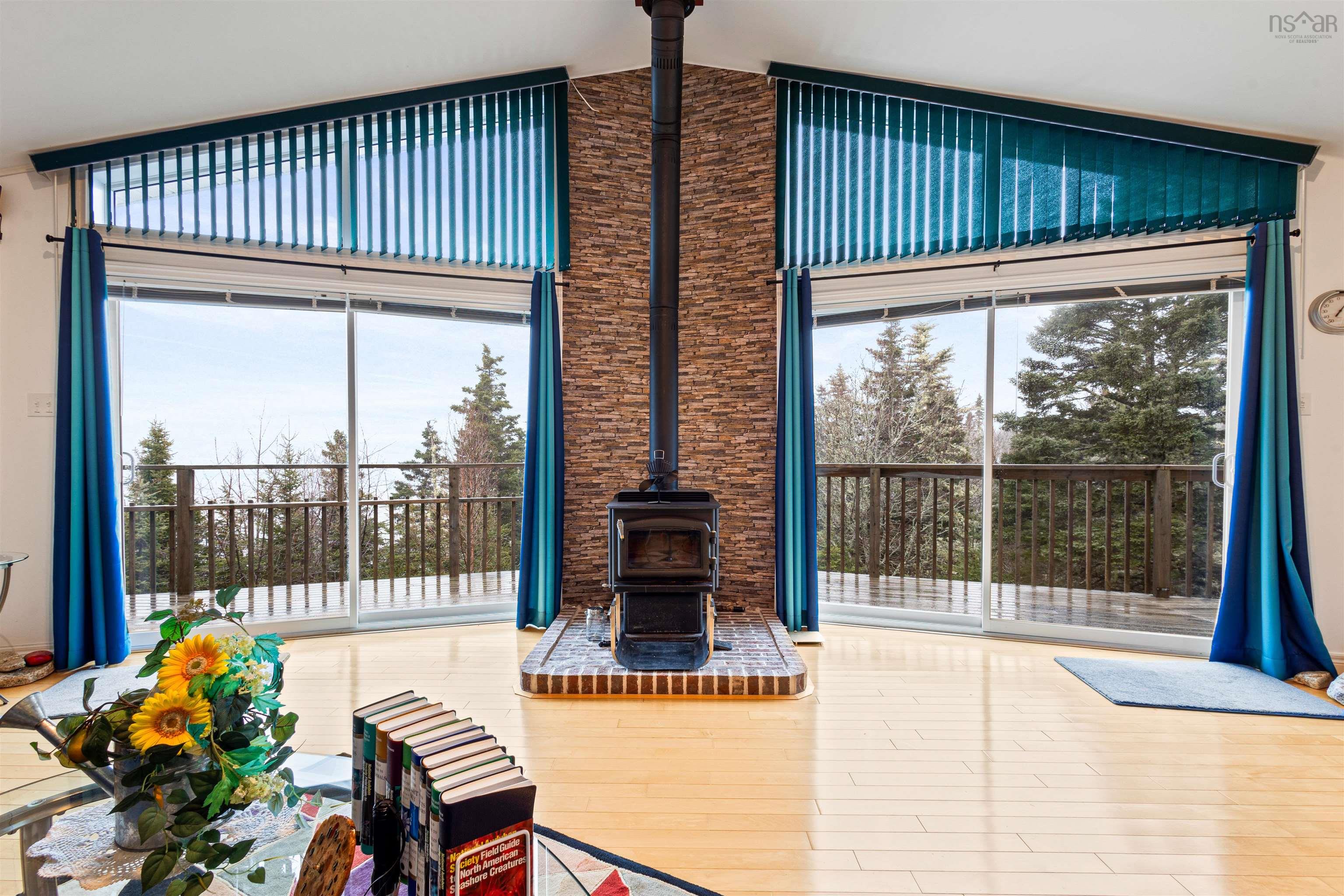 Thumbnail image for 821 Shad Point Parkway MLS<sup>®</sup> 202505532