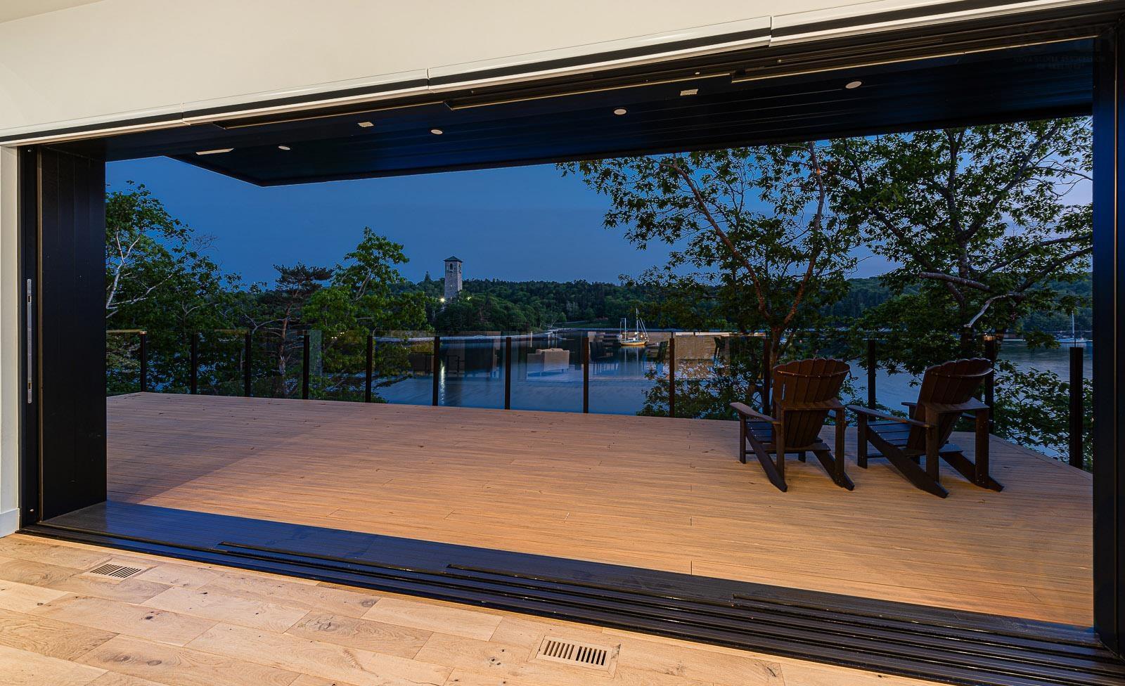 Thumbnail image for 1160 Rockcliffe Street MLS<sup>®</sup> 202505615