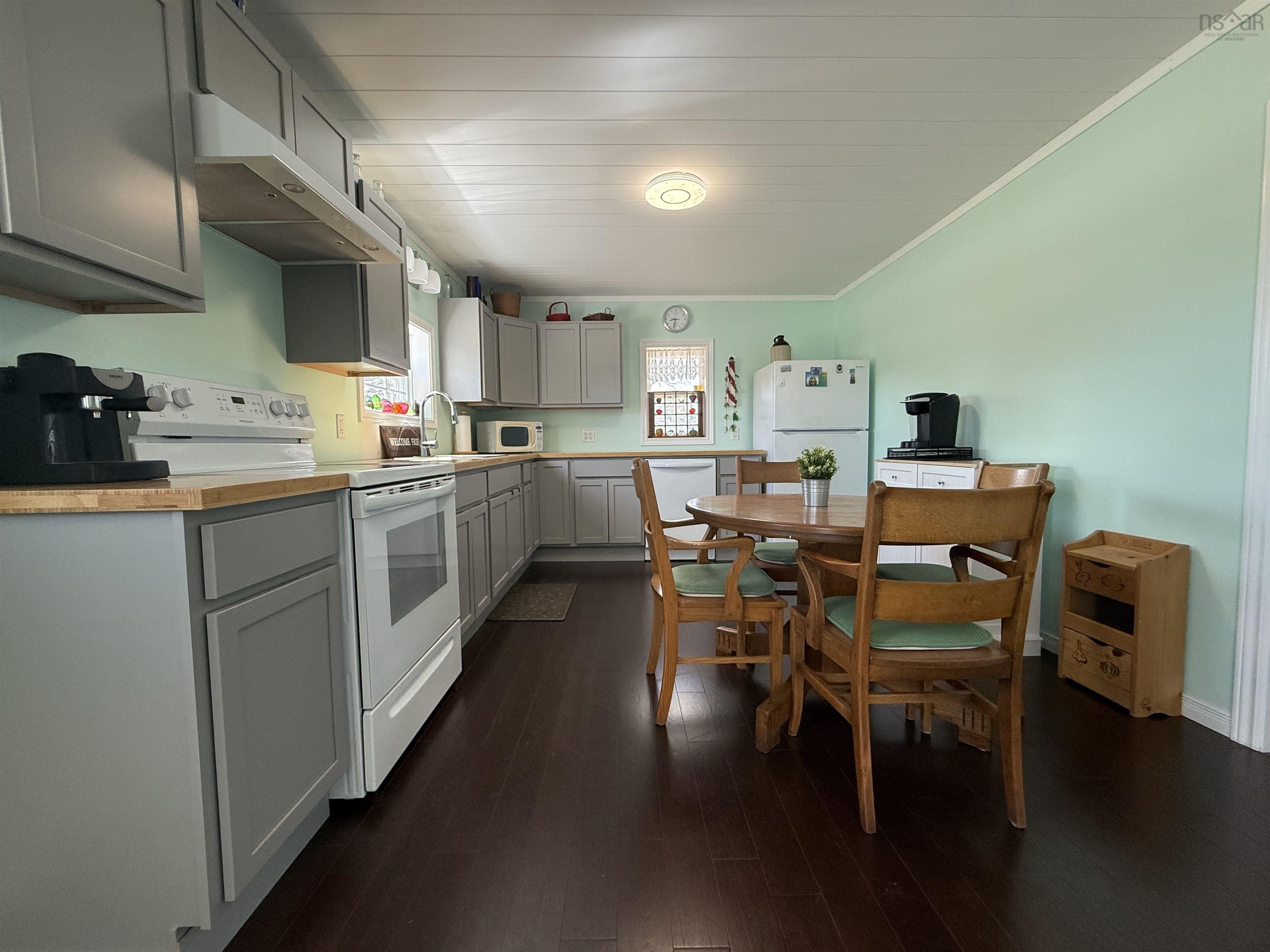 Thumbnail image for 3524 Eastern Avenue MLS<sup>®</sup> 202506409