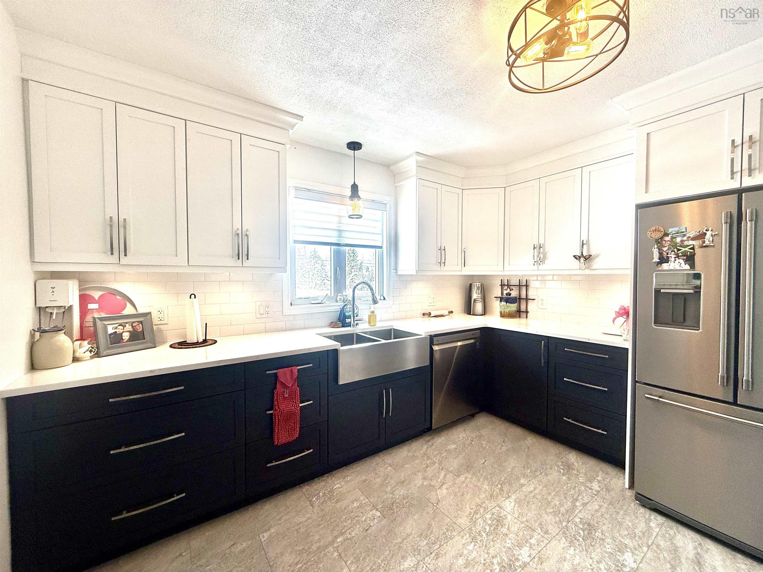 Thumbnail image for 21067 21069 316 Highway MLS<sup>®</sup> 202508066