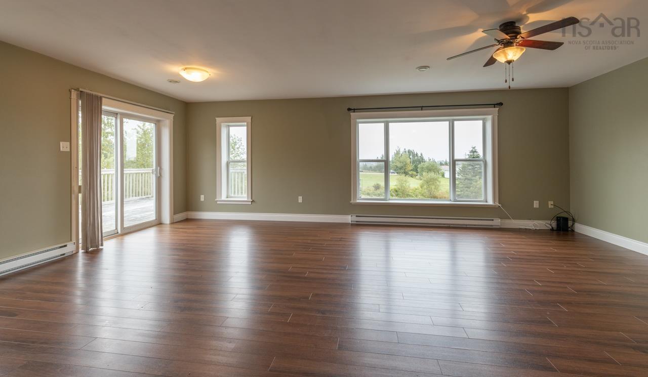 Thumbnail image for 42-44 Bellmont Avenue MLS<sup>®</sup> 202508475