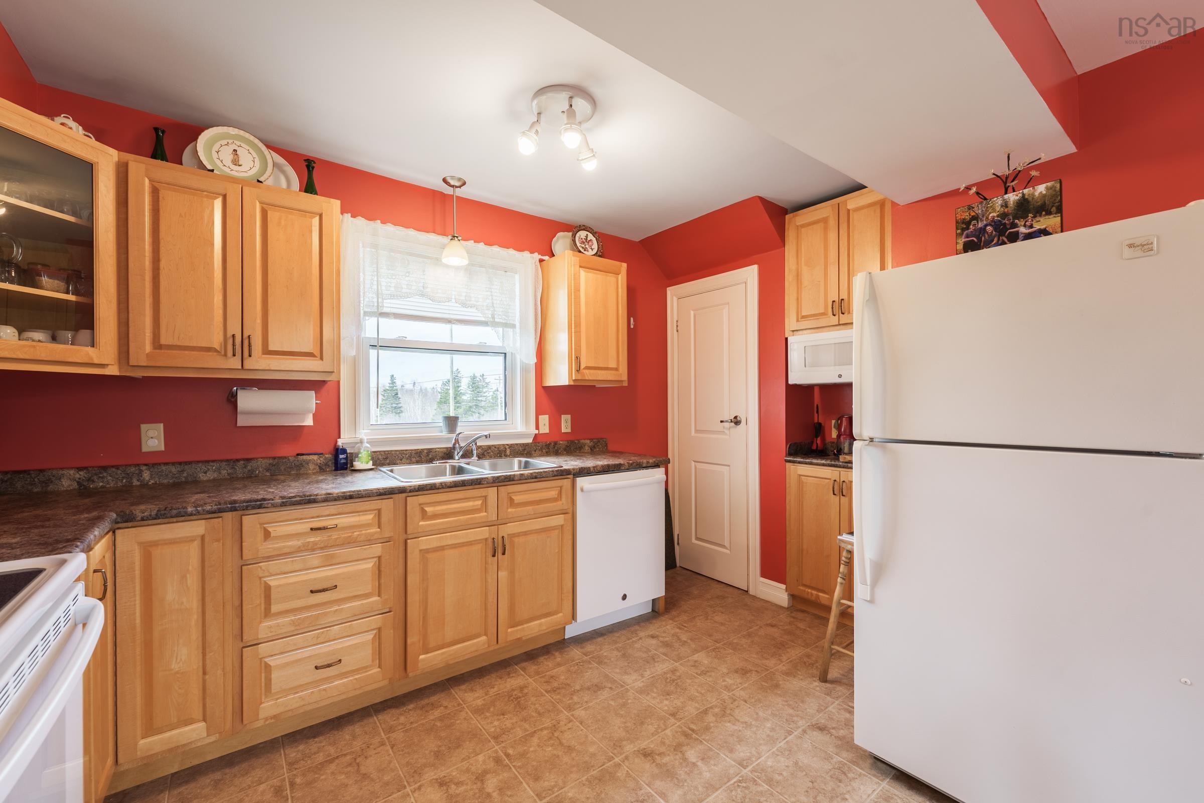 Thumbnail image for 9030 Highway 101 MLS<sup>®</sup> 202508559