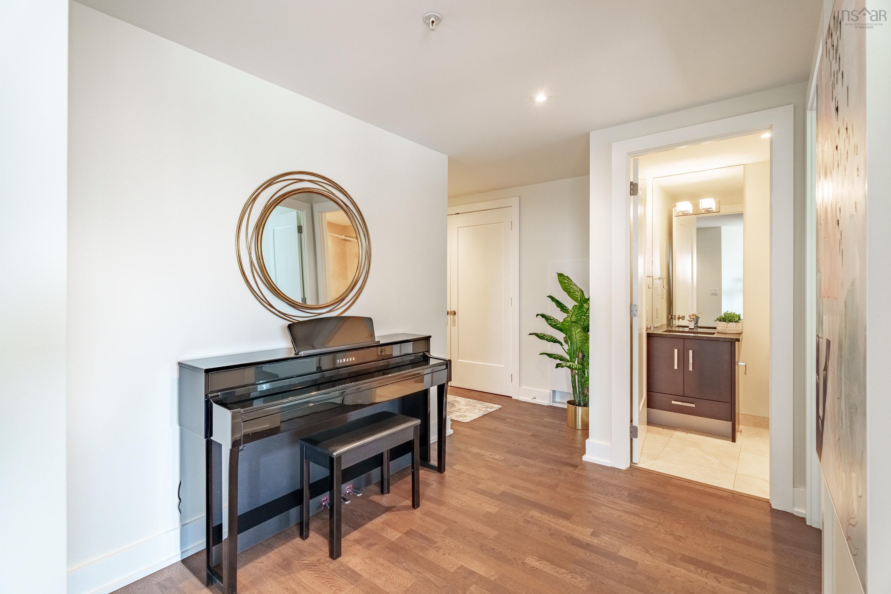 Thumbnail image for 1001 1585 South Park Street MLS<sup>®</sup> 202509400