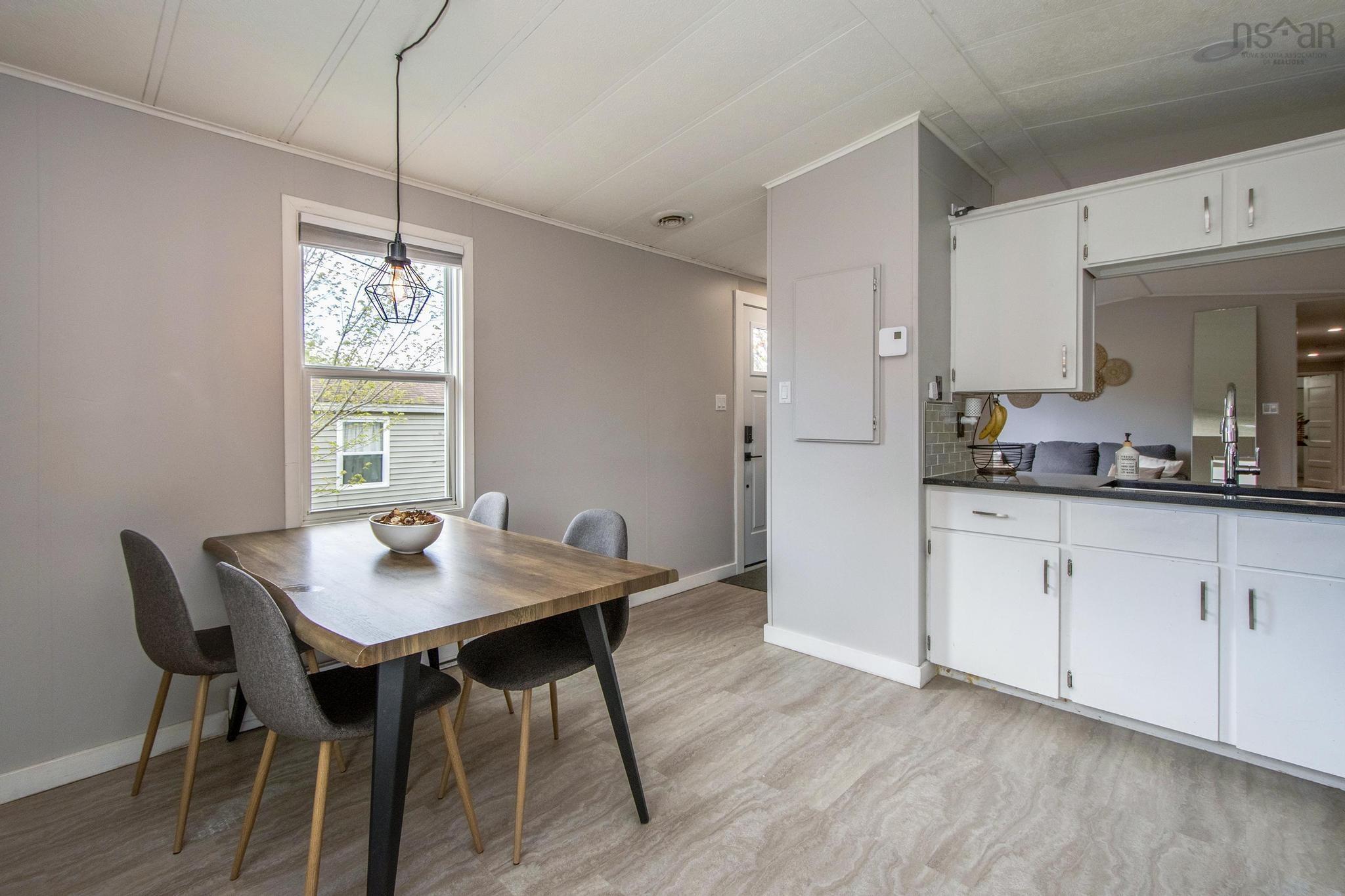 Thumbnail image for 851 Duggan Drive MLS<sup>®</sup> 202512282