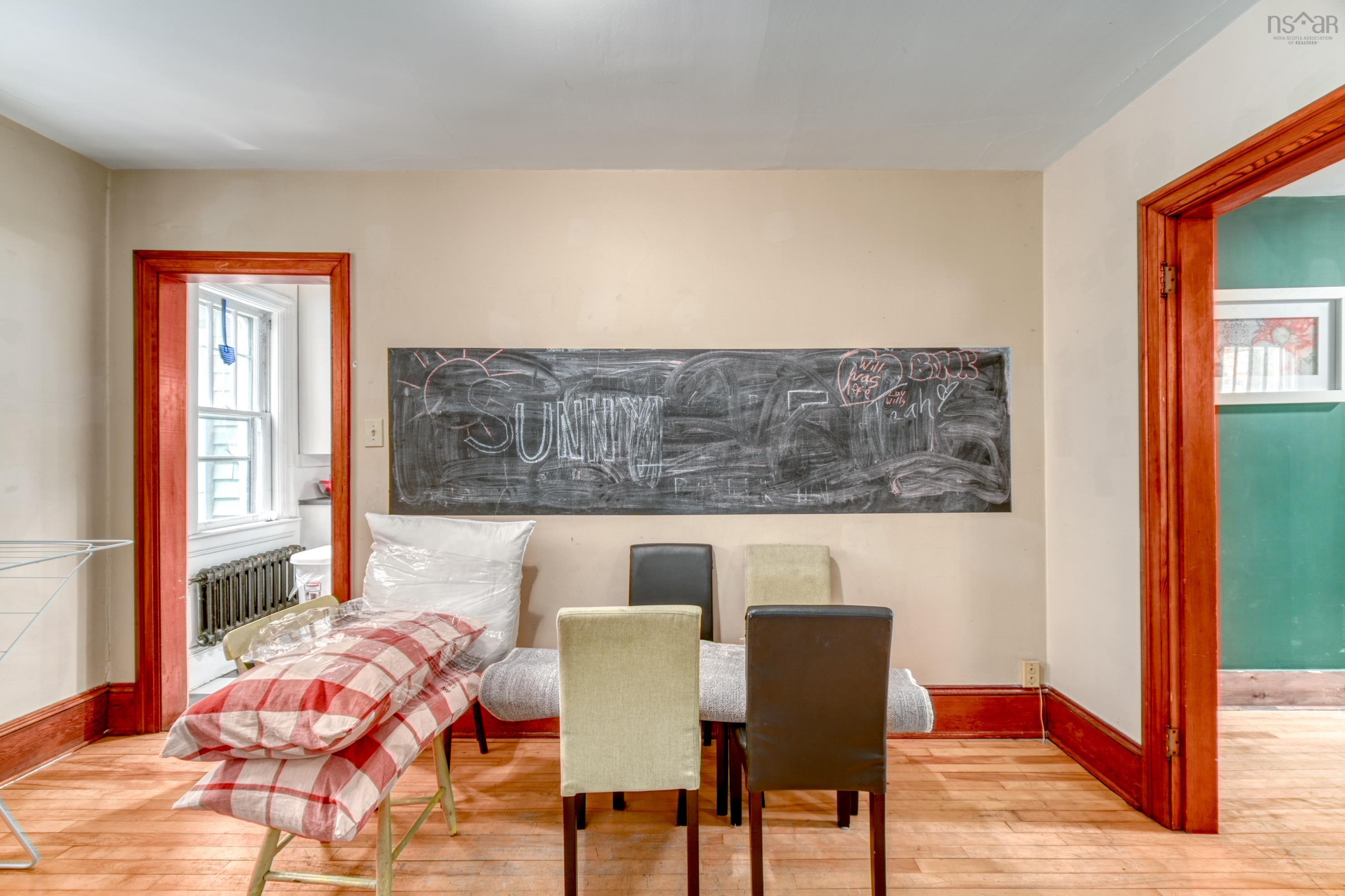 Thumbnail image for 2078 Oxford Street MLS<sup>®</sup> 202513601