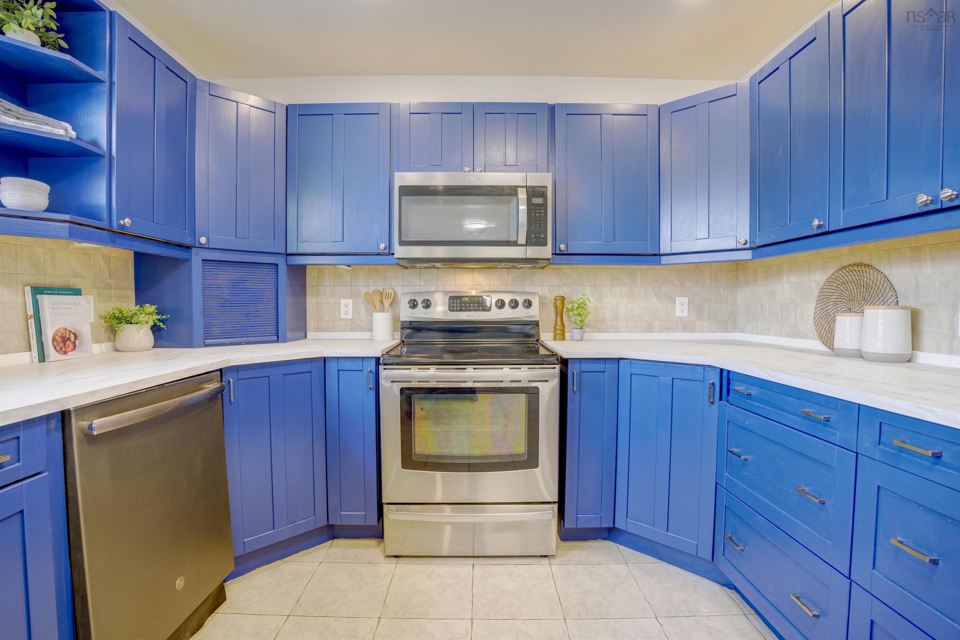 Thumbnail image for 30 Woodcrest Avenue MLS<sup>®</sup> 202517661