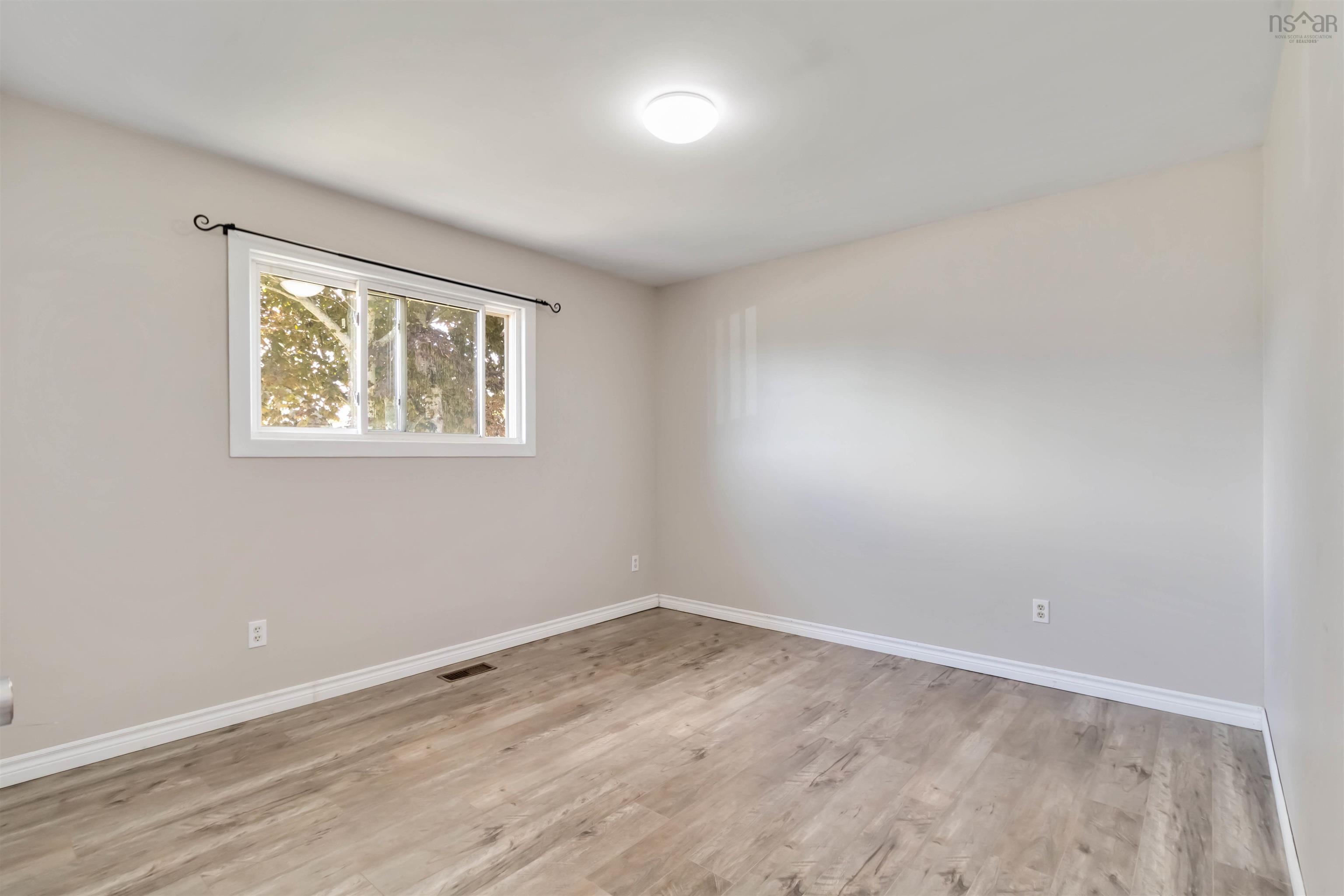 Thumbnail image for 356 Astral Drive MLS<sup>®</sup> 202522431