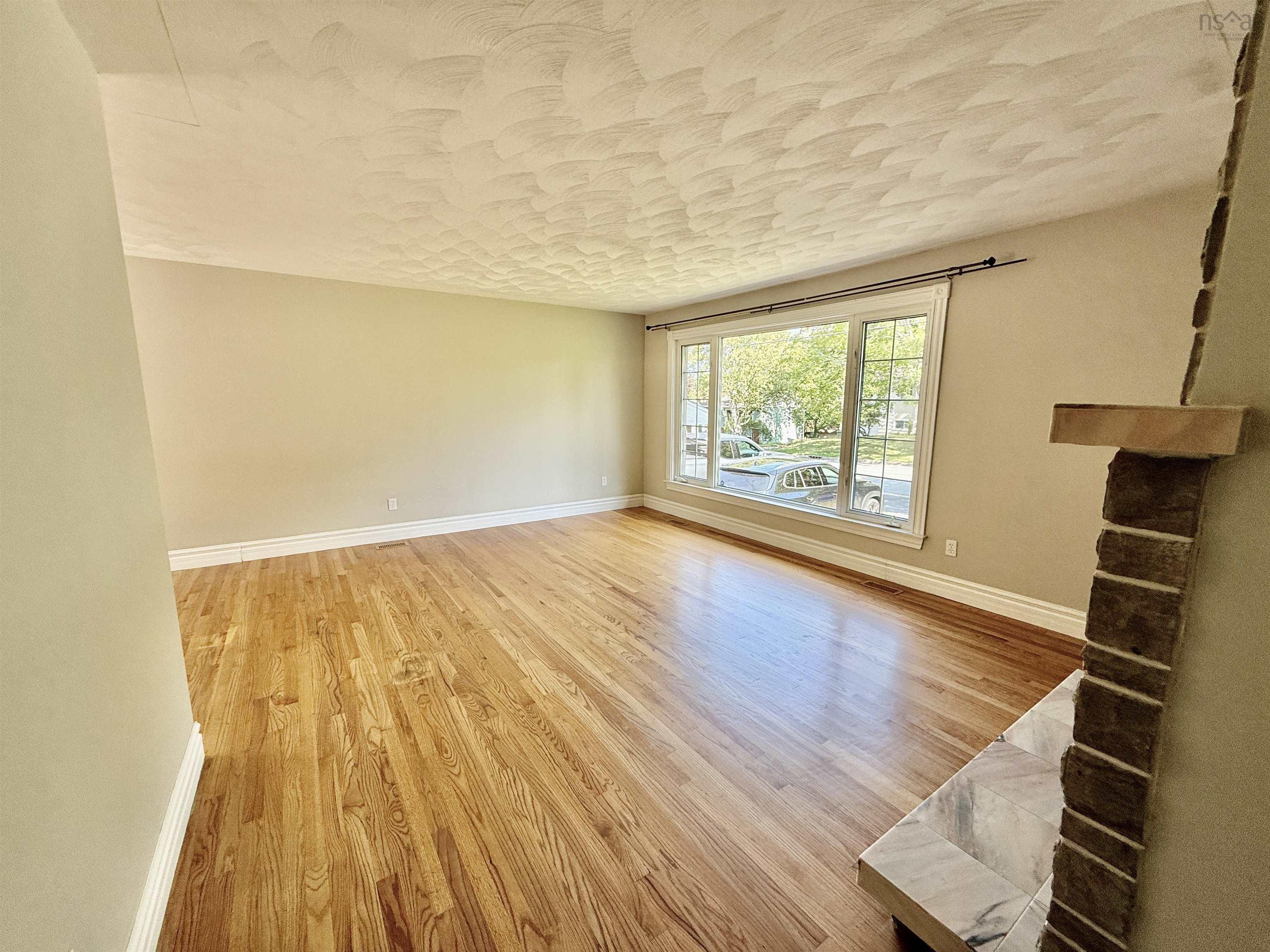 Thumbnail image for 2 Laurentian Drive MLS<sup>®</sup> 202523499