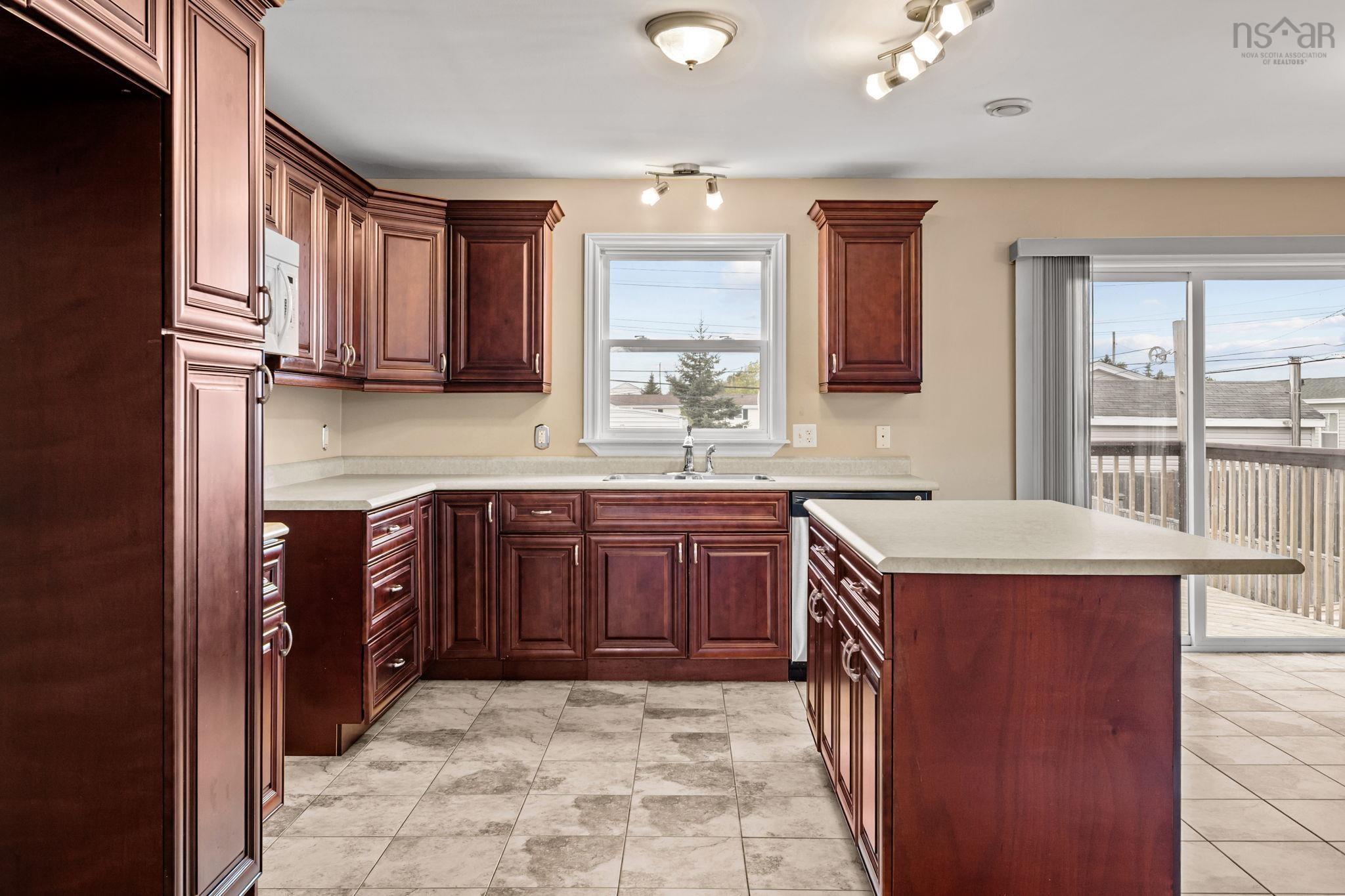 Thumbnail image for 61 Taylorwood Lane MLS<sup>®</sup> 202523847