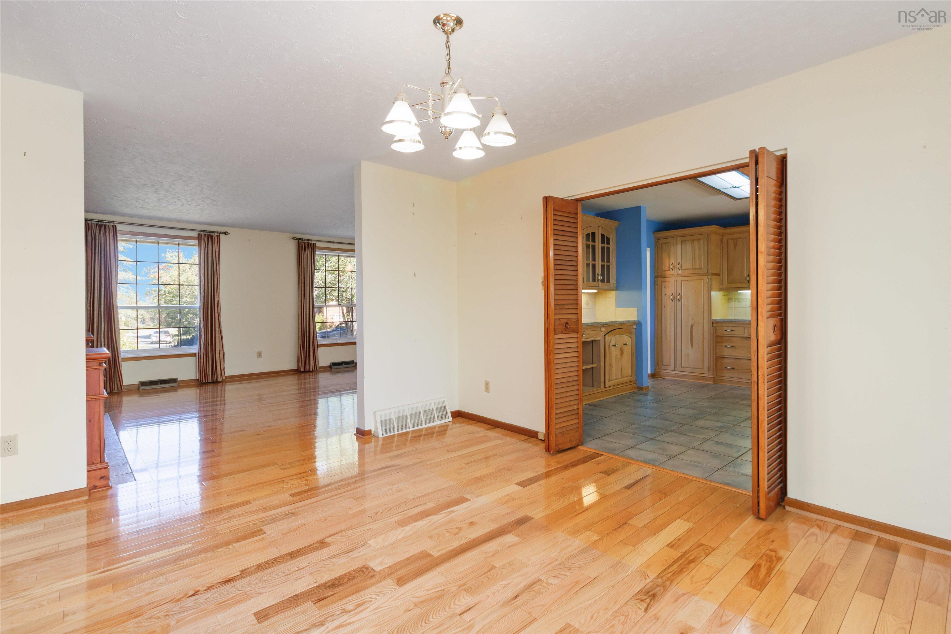 Thumbnail image for 16 Bobolink Street MLS<sup>®</sup> 202524124