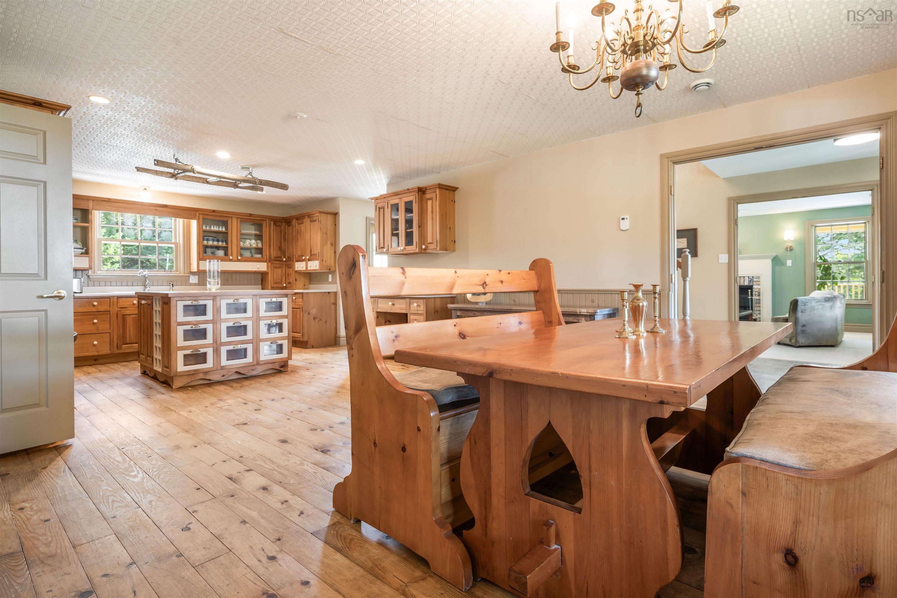 Thumbnail image for 19 Foxberry Hill MLS<sup>®</sup> 202525153