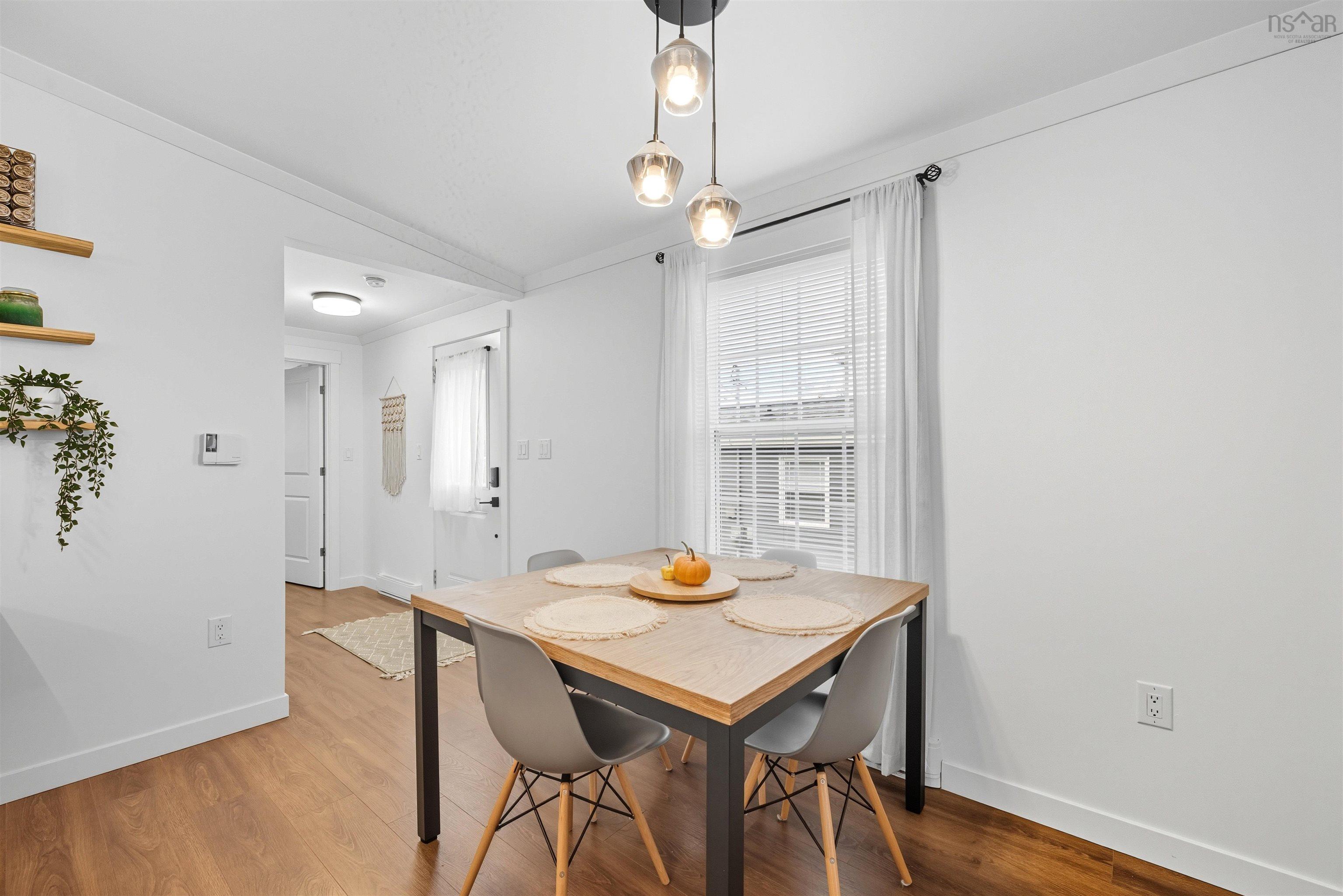 Thumbnail image for 404 Glenrise Drive MLS<sup>®</sup> 202525760