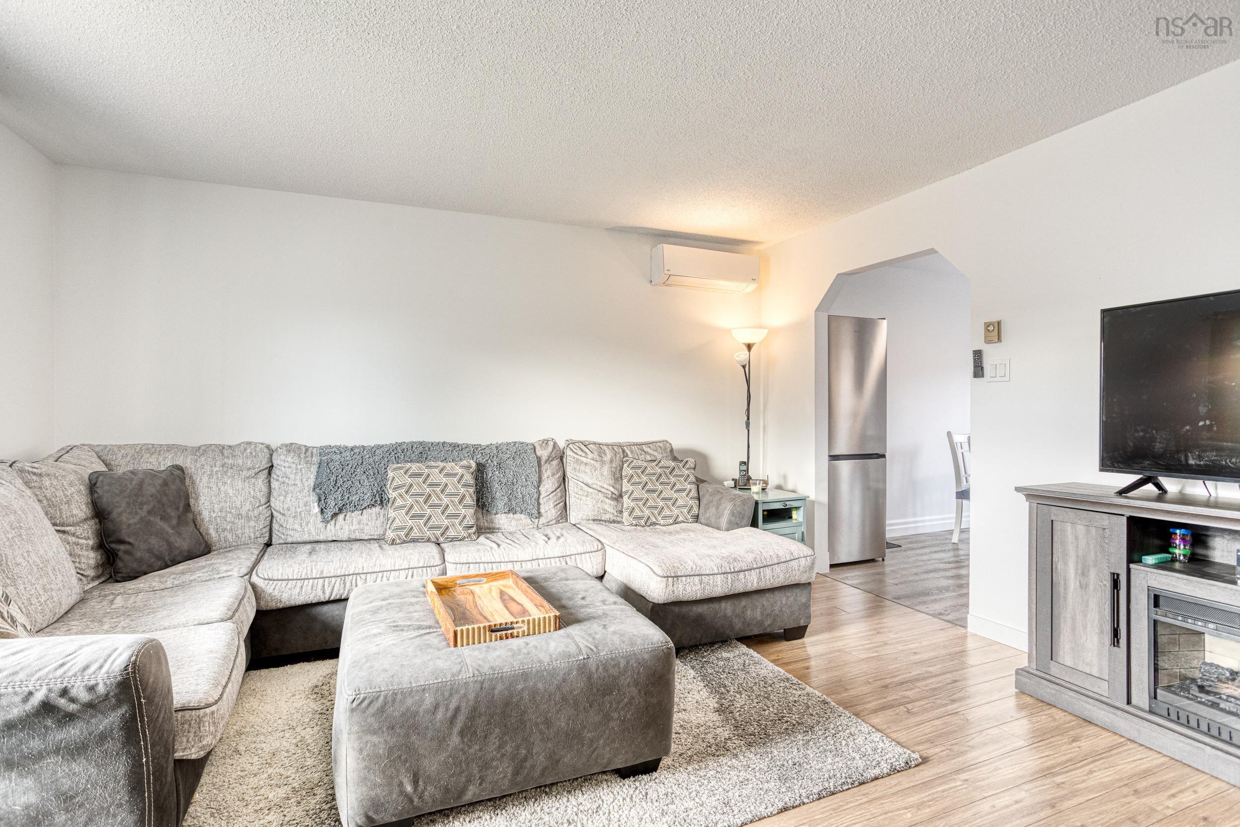 Thumbnail image for 91 Inglewood Crescent MLS<sup>®</sup> 202525867