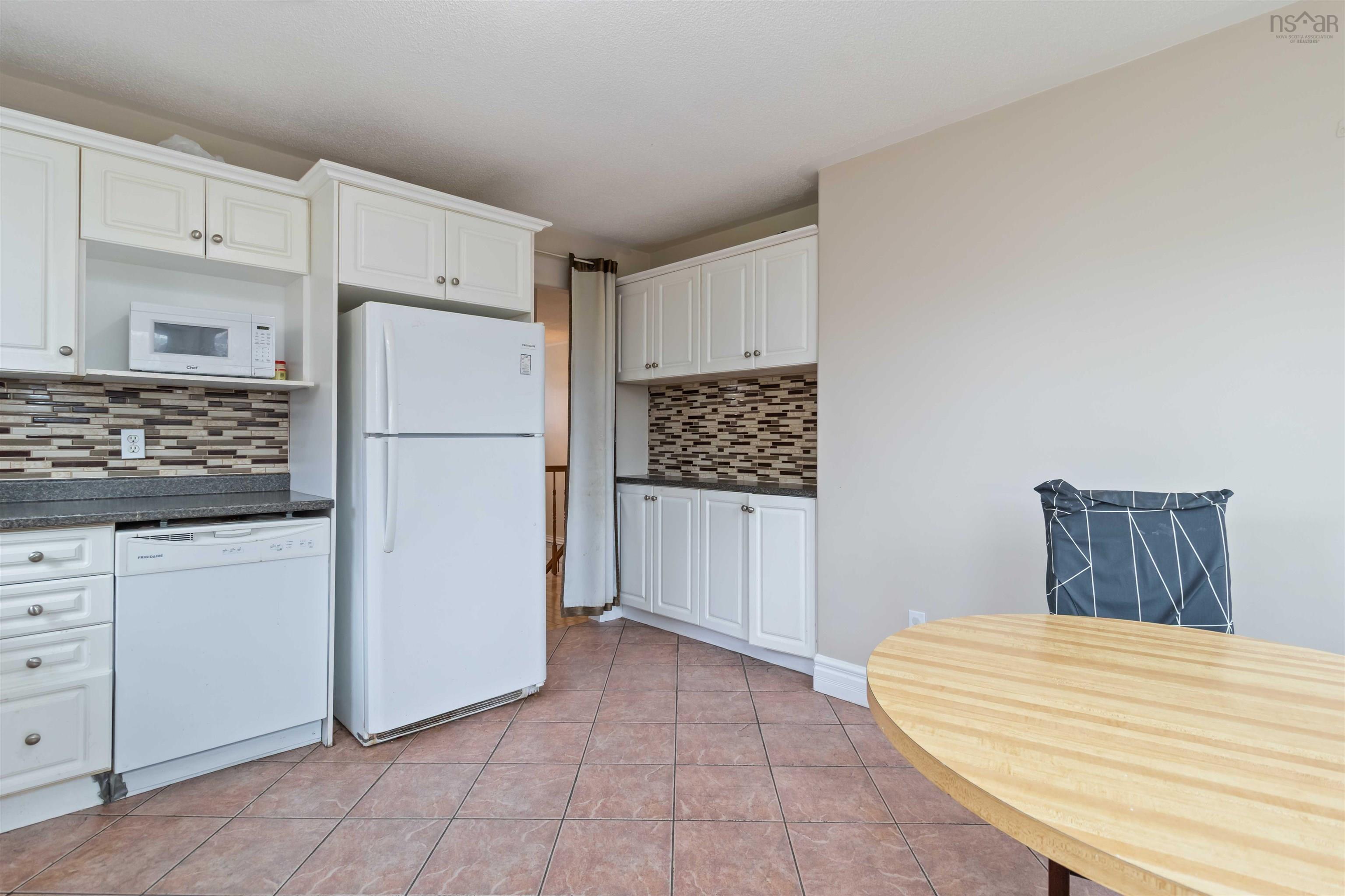 Thumbnail image for 34 Lancaster Drive MLS<sup>®</sup> 202526095