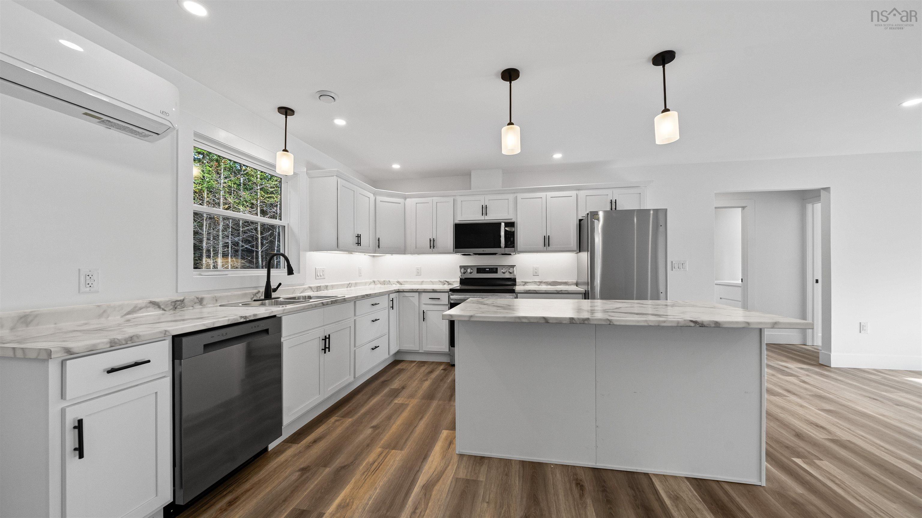 Thumbnail image for 946 West Petpeswick Road MLS<sup>®</sup> 202526247