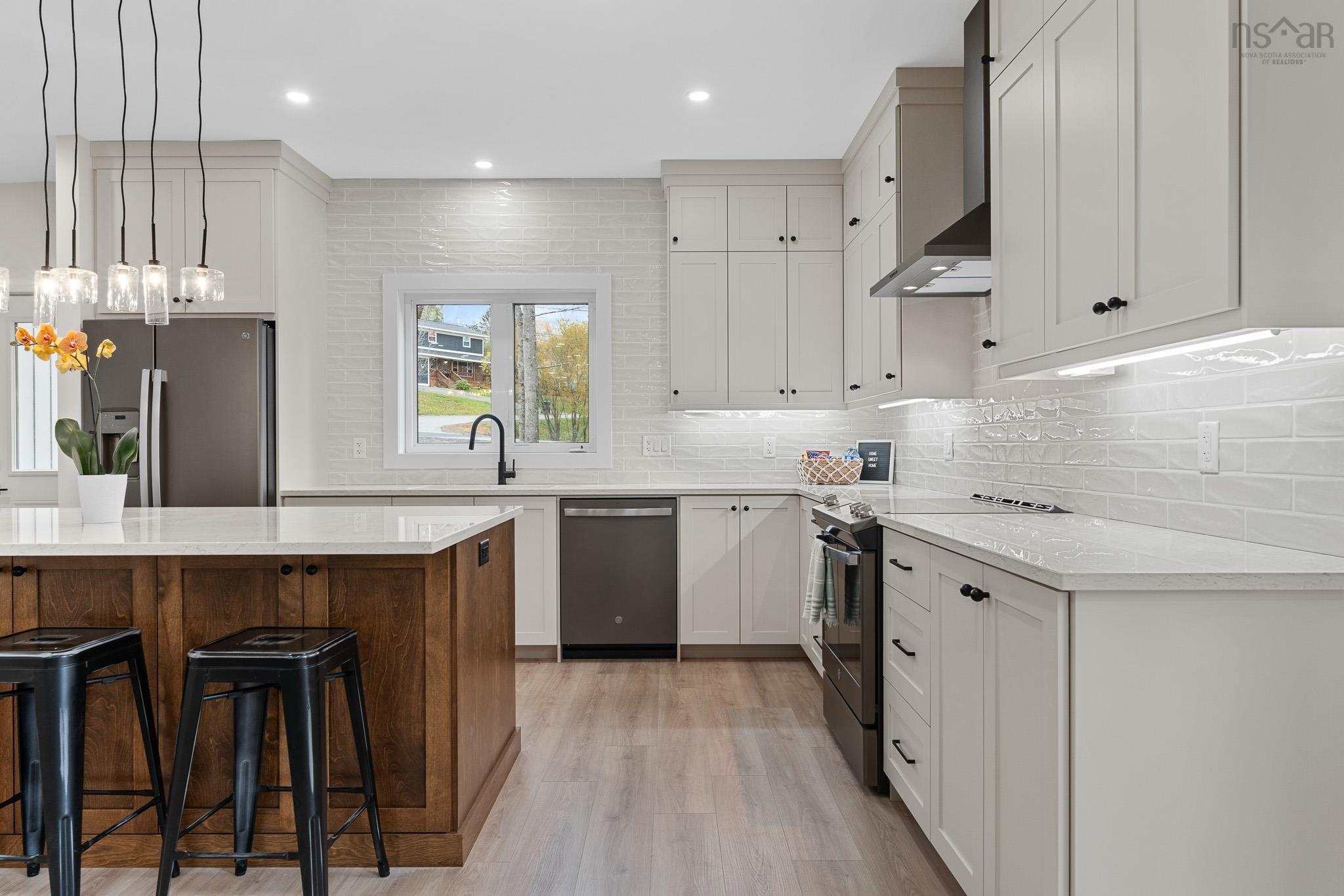 Thumbnail image for 21 Sylvia Avenue MLS<sup>®</sup> 202526523