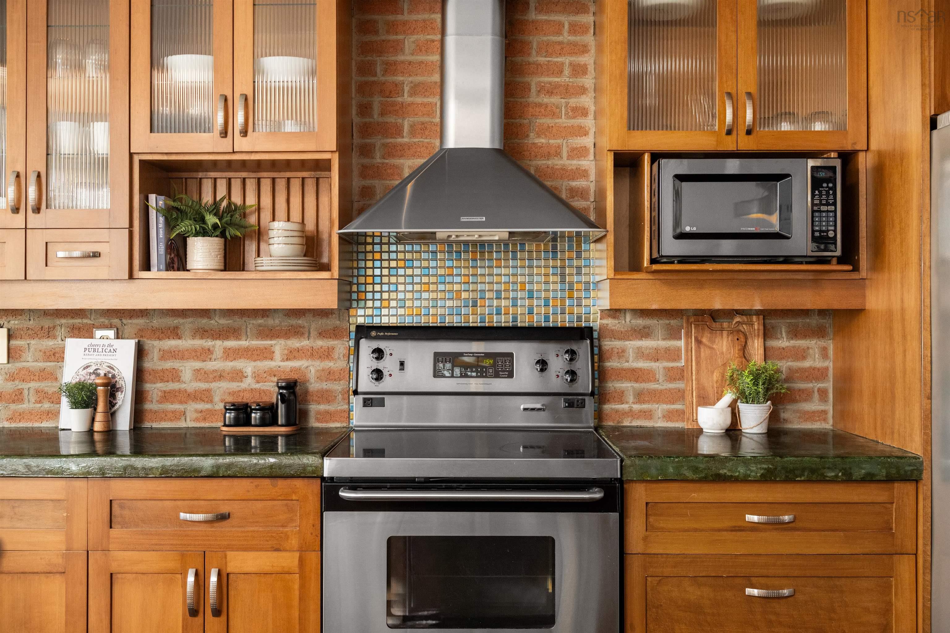 Thumbnail image for 6880 Quinpool Road MLS<sup>®</sup> 202526719