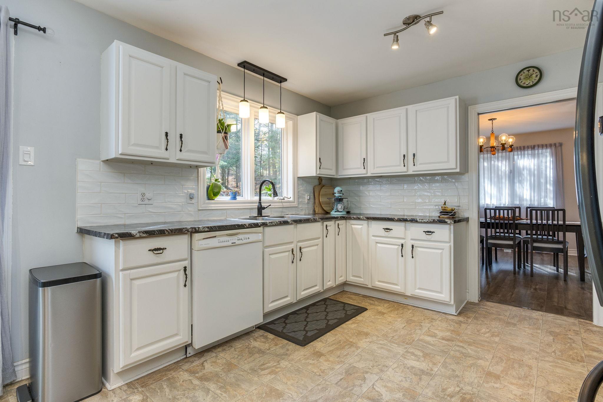 Thumbnail image for 7 Lake Charles Drive MLS<sup>®</sup> 202526903