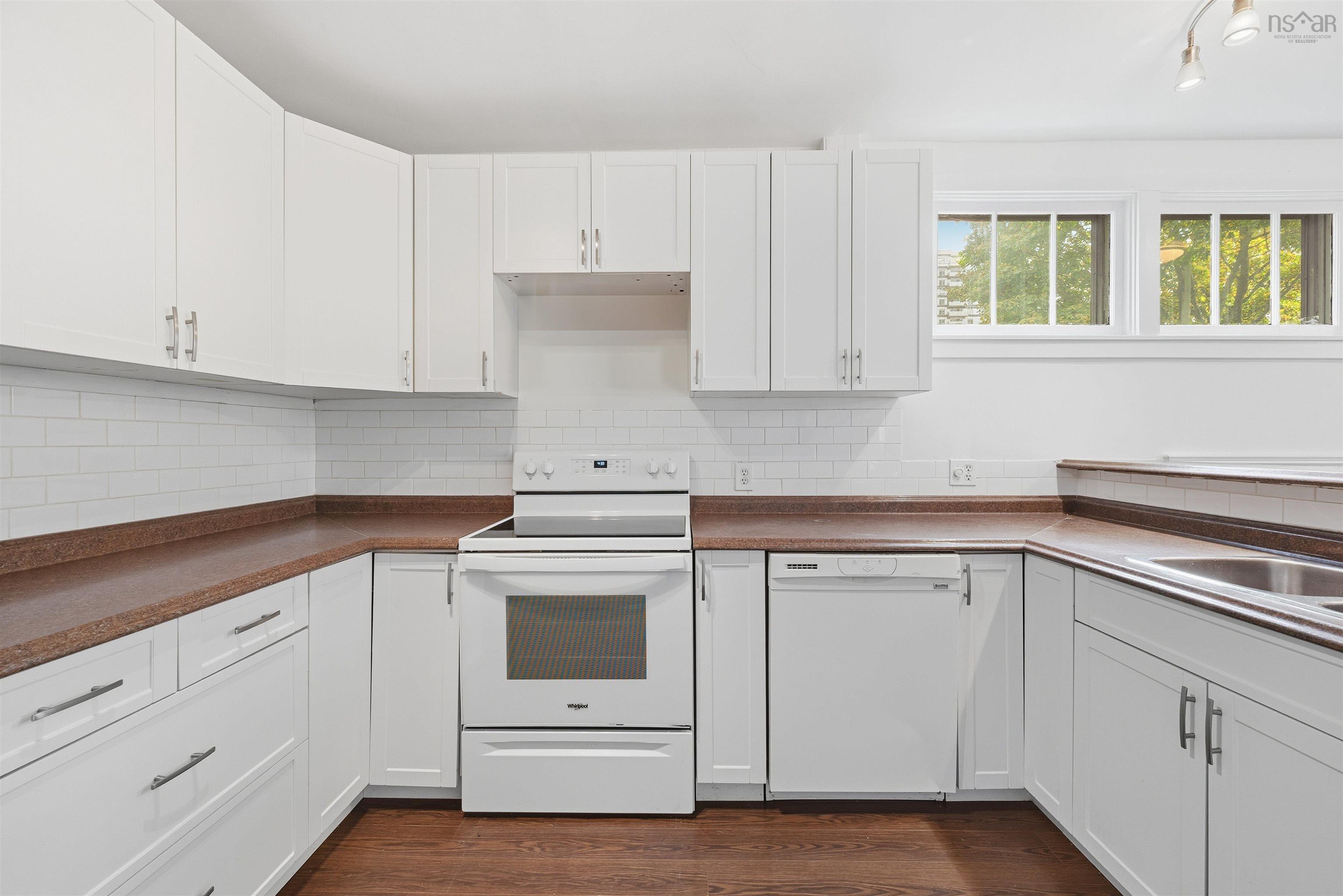 Thumbnail image for 3140 Agricola Street MLS<sup>®</sup> 202526959