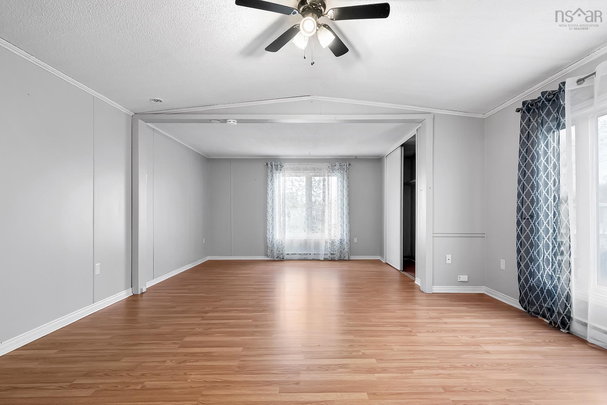 Thumbnail image for 49 Birchill Drive MLS<sup>®</sup> 202527411