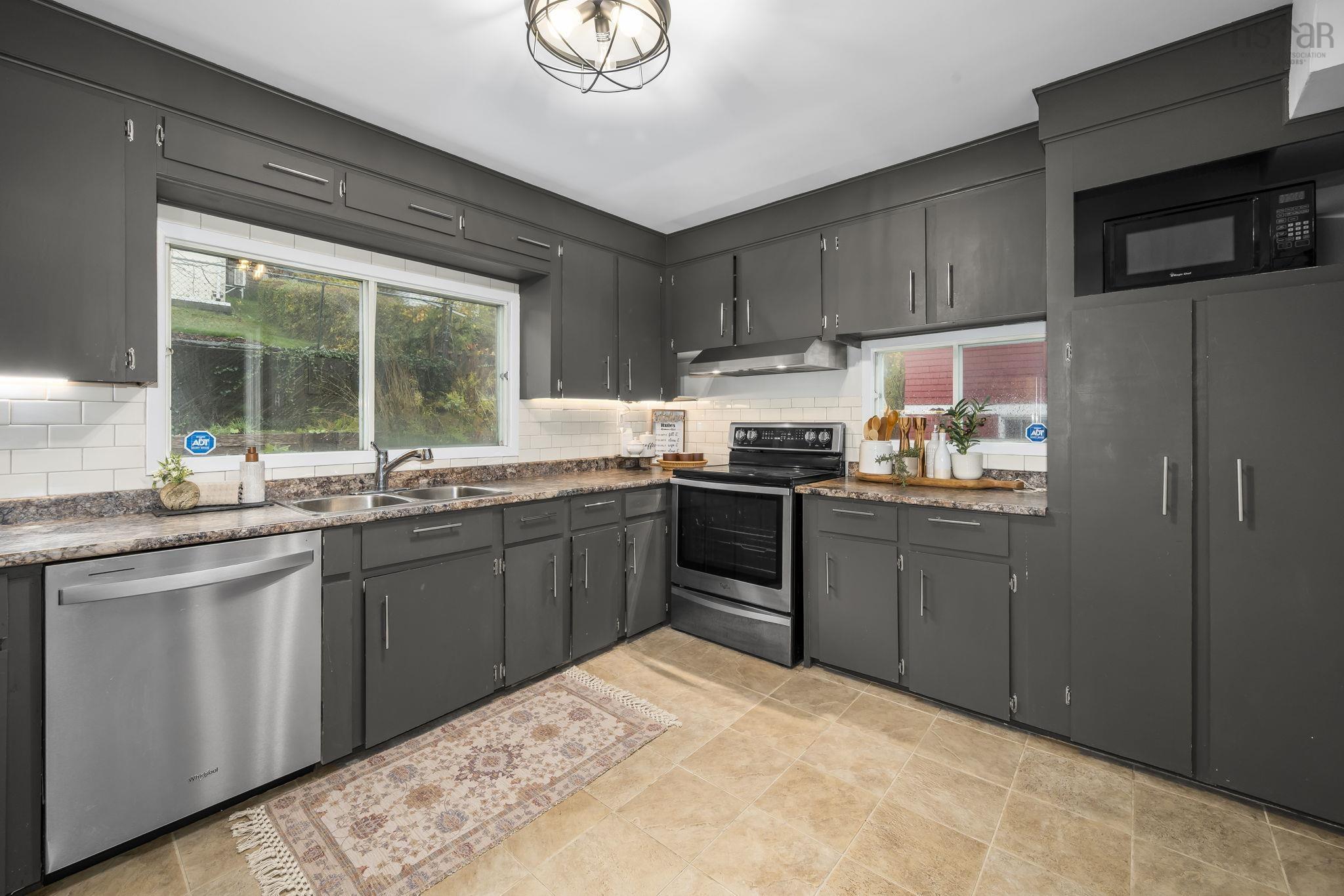 Thumbnail image for 3224 Devonshire Avenue MLS<sup>®</sup> 202527694