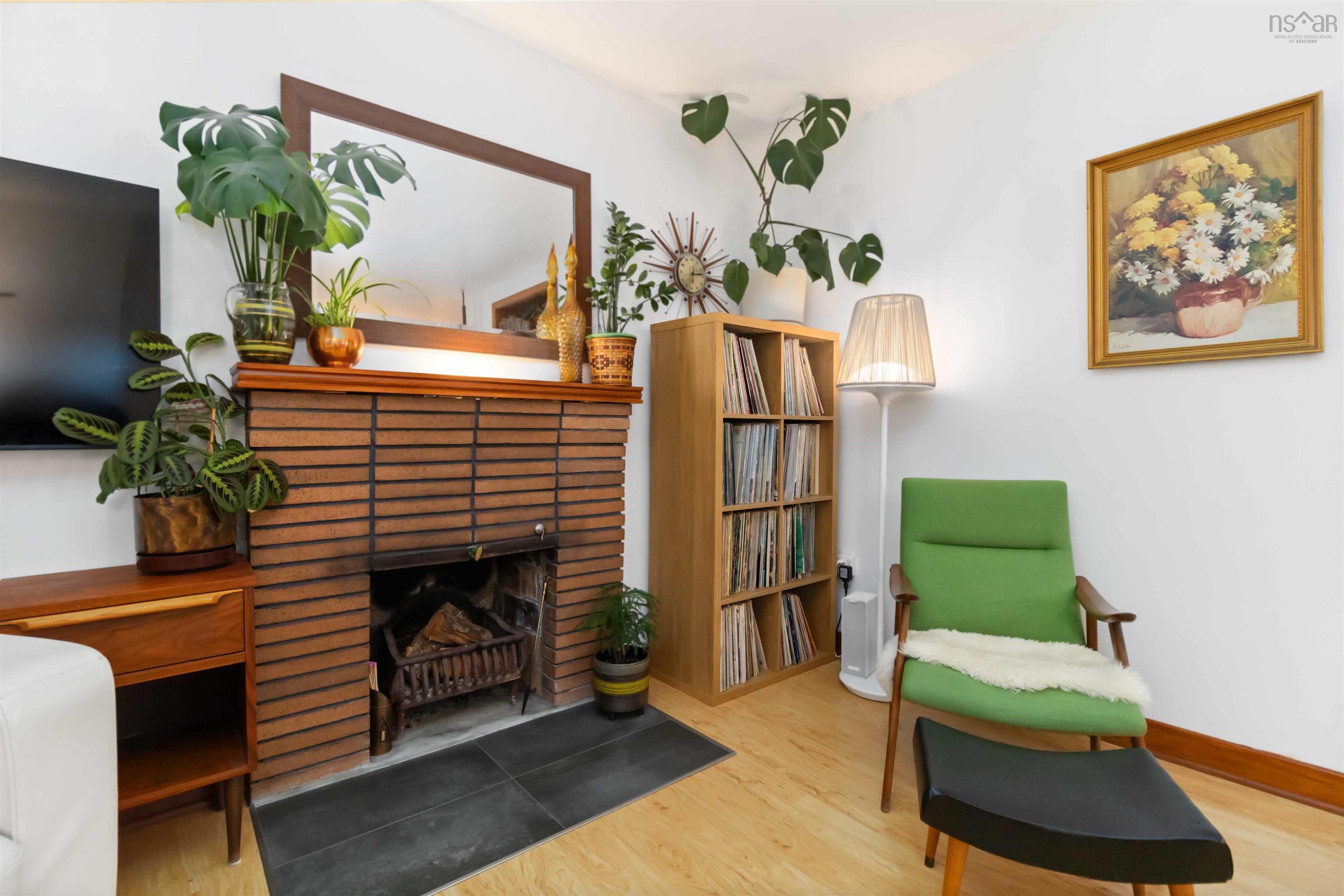 Thumbnail image for 16 Ellen Drive MLS<sup>®</sup> 202527700