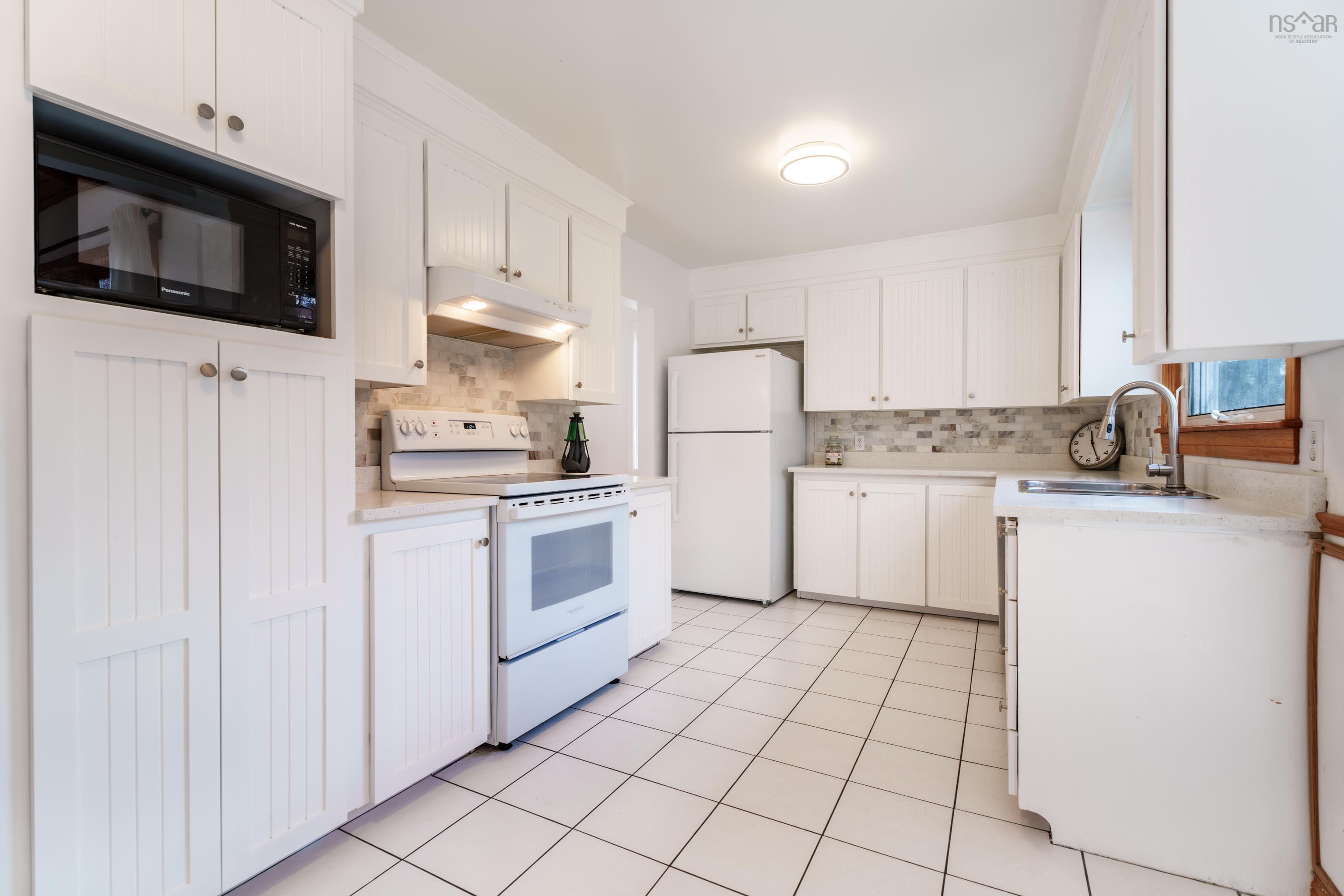 Thumbnail image for 29 Scarlet Road MLS<sup>®</sup> 202528297