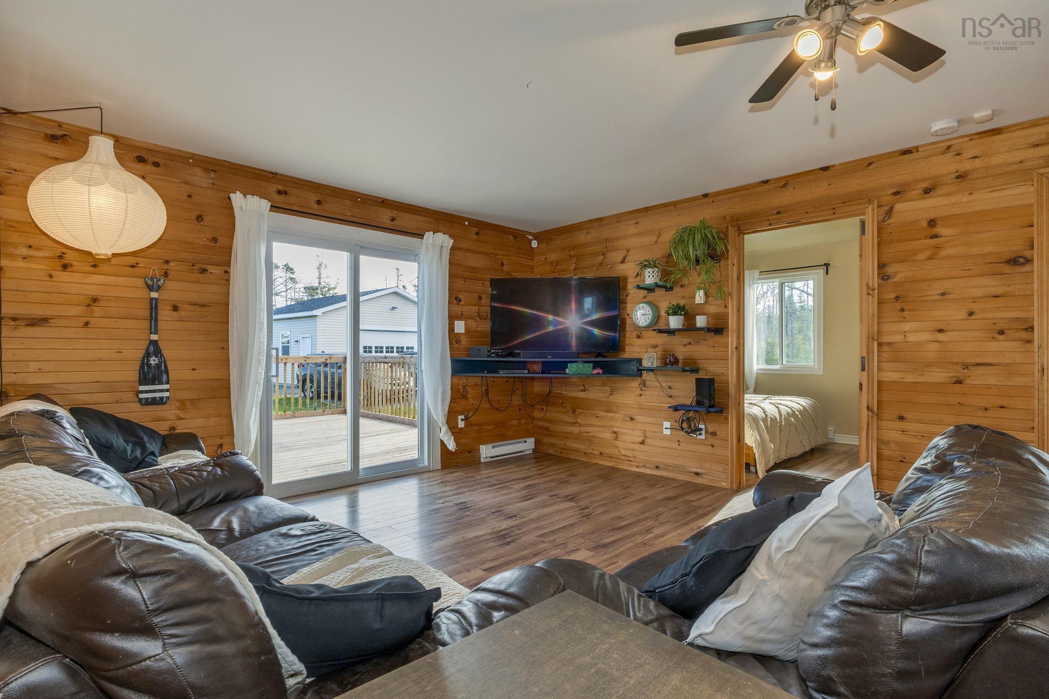 Thumbnail image for 2741 Ostrea Lake Road MLS<sup>®</sup> 202528495