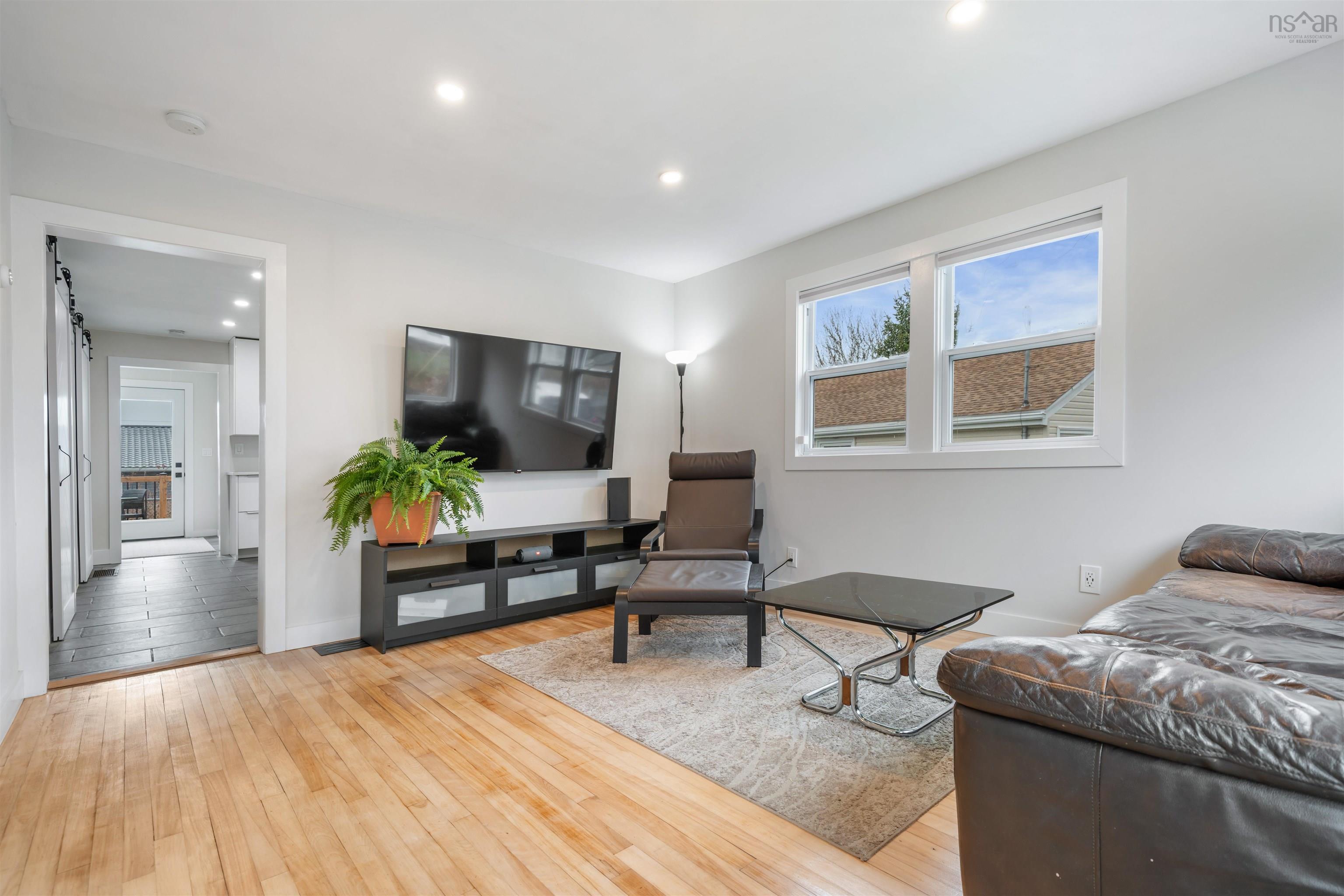 Thumbnail image for 23 Levis Street MLS<sup>®</sup> 202528568