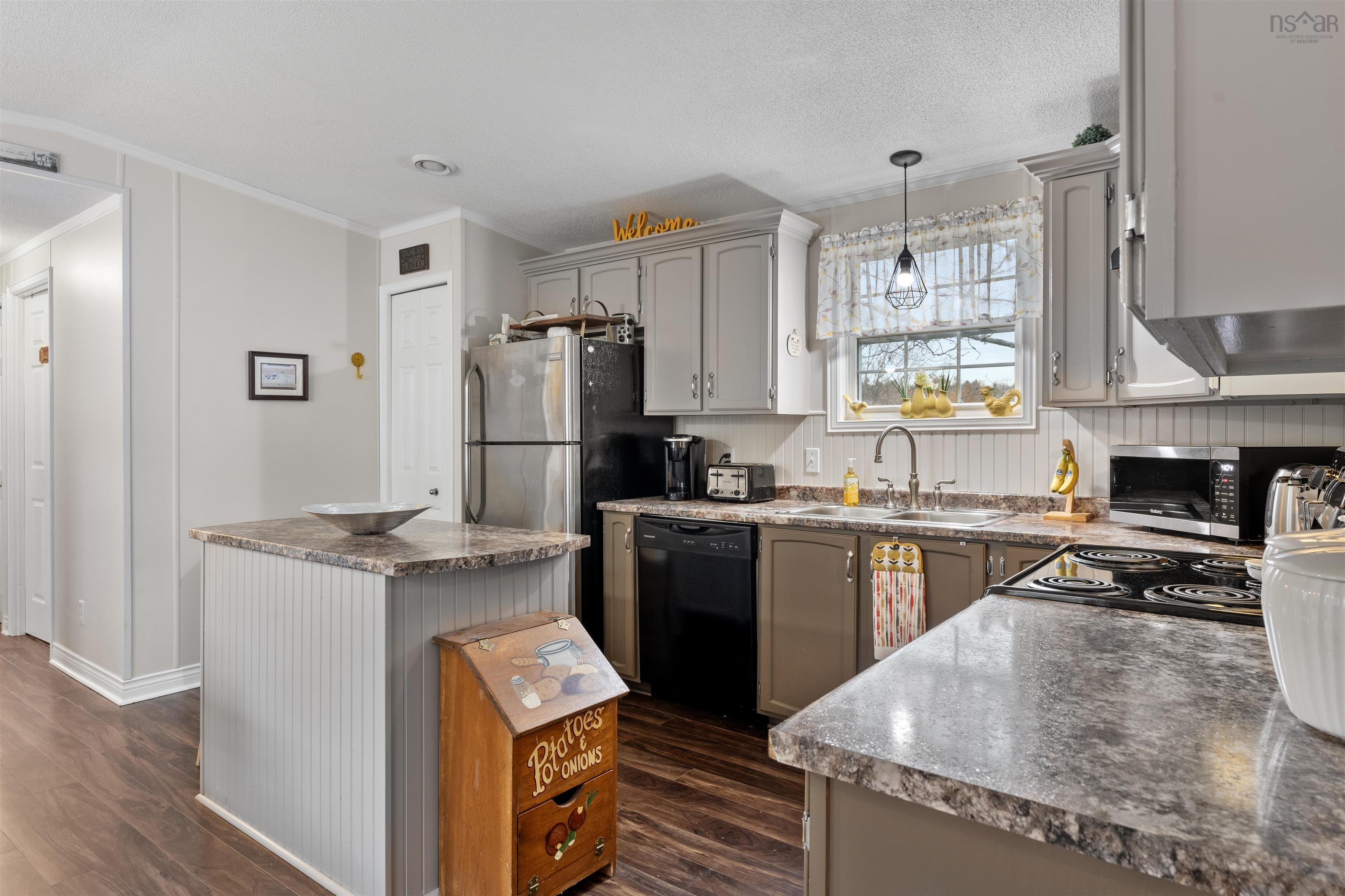 Thumbnail image for 30 Stanley Street MLS<sup>®</sup> 202528590