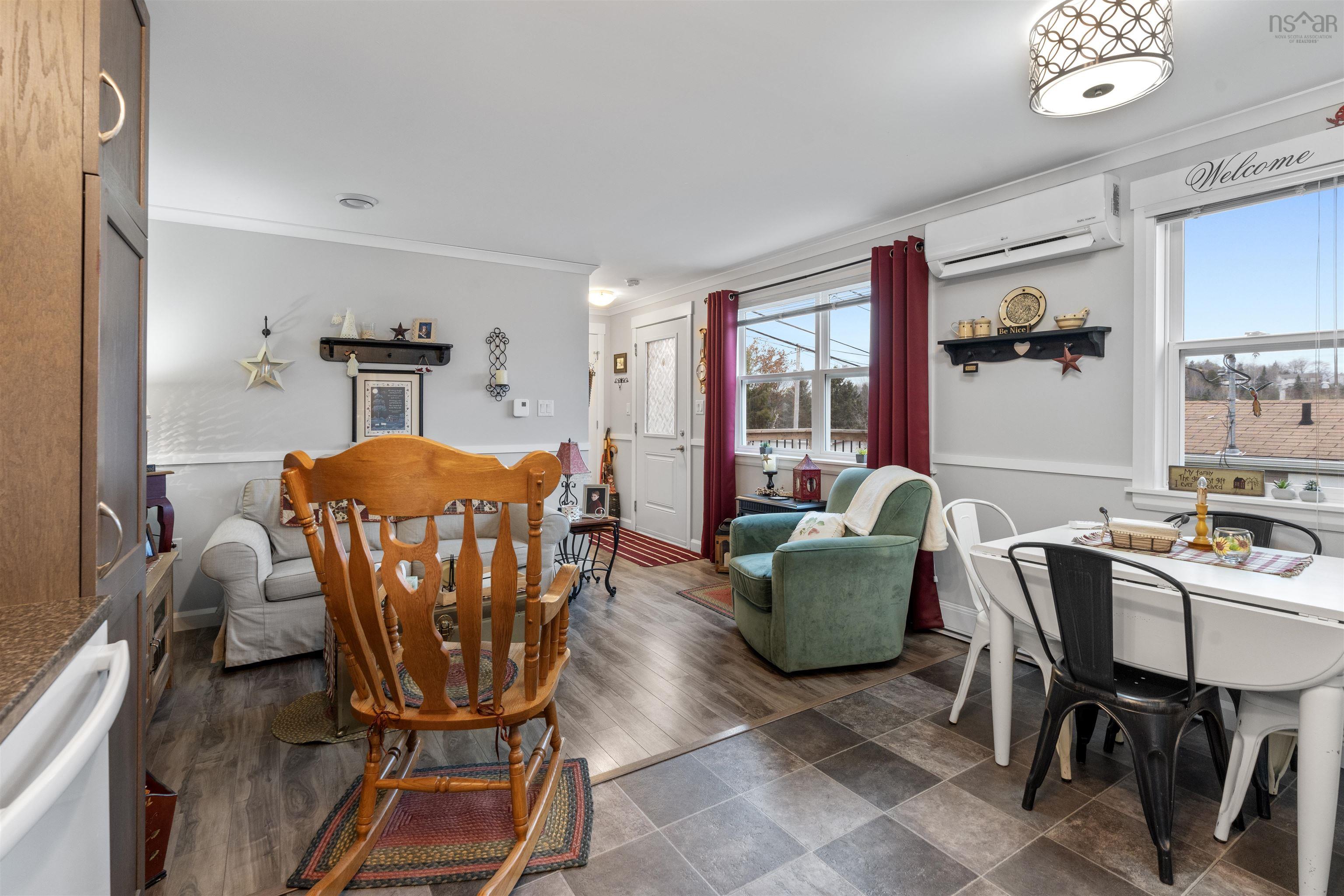 Thumbnail image for 37 Stanley Street MLS<sup>®</sup> 202528592