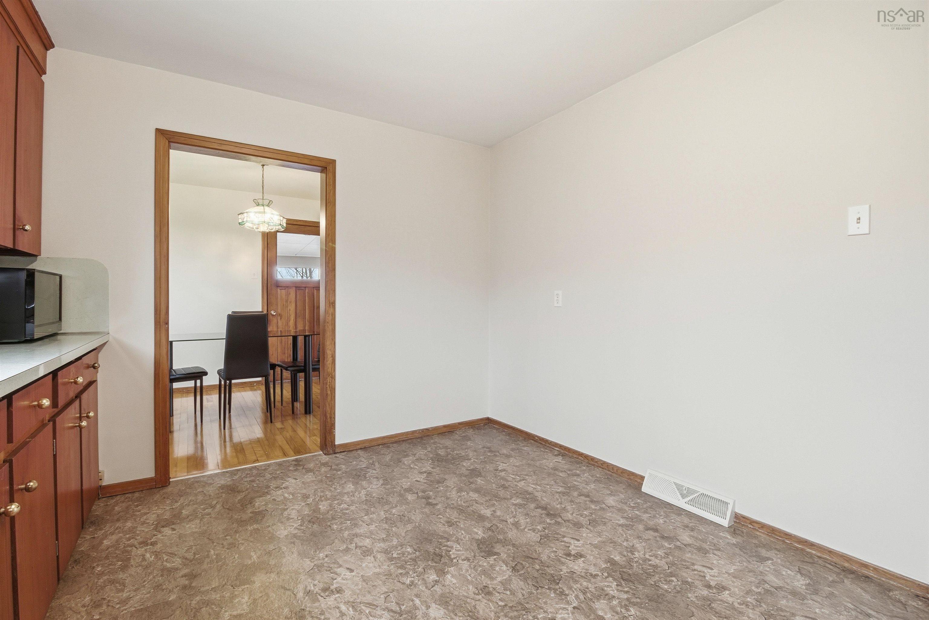 Thumbnail image for 17 Laurentide Drive MLS<sup>®</sup> 202528679