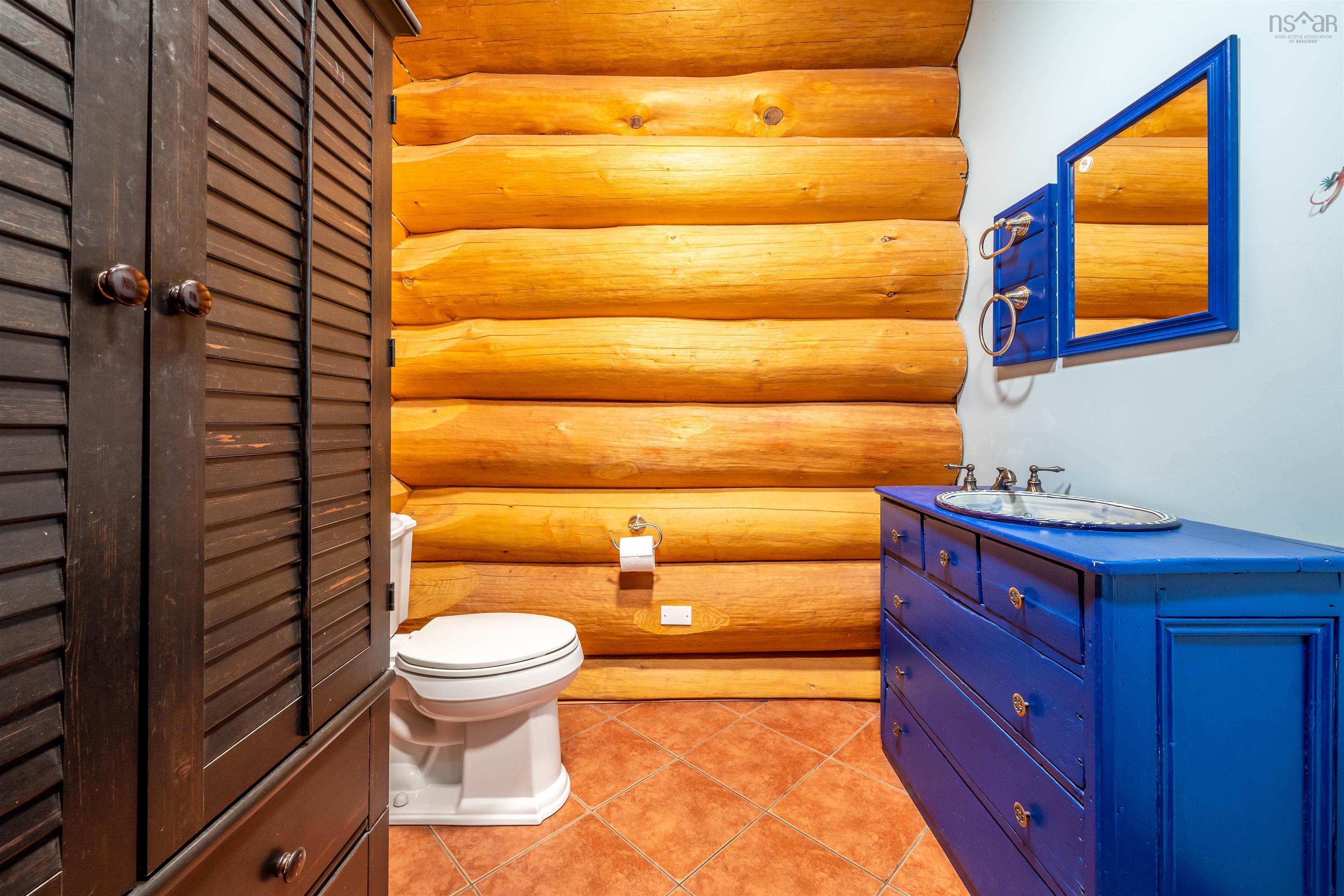 Thumbnail image for 180-182 Casa Drive MLS<sup>®</sup> 202529005