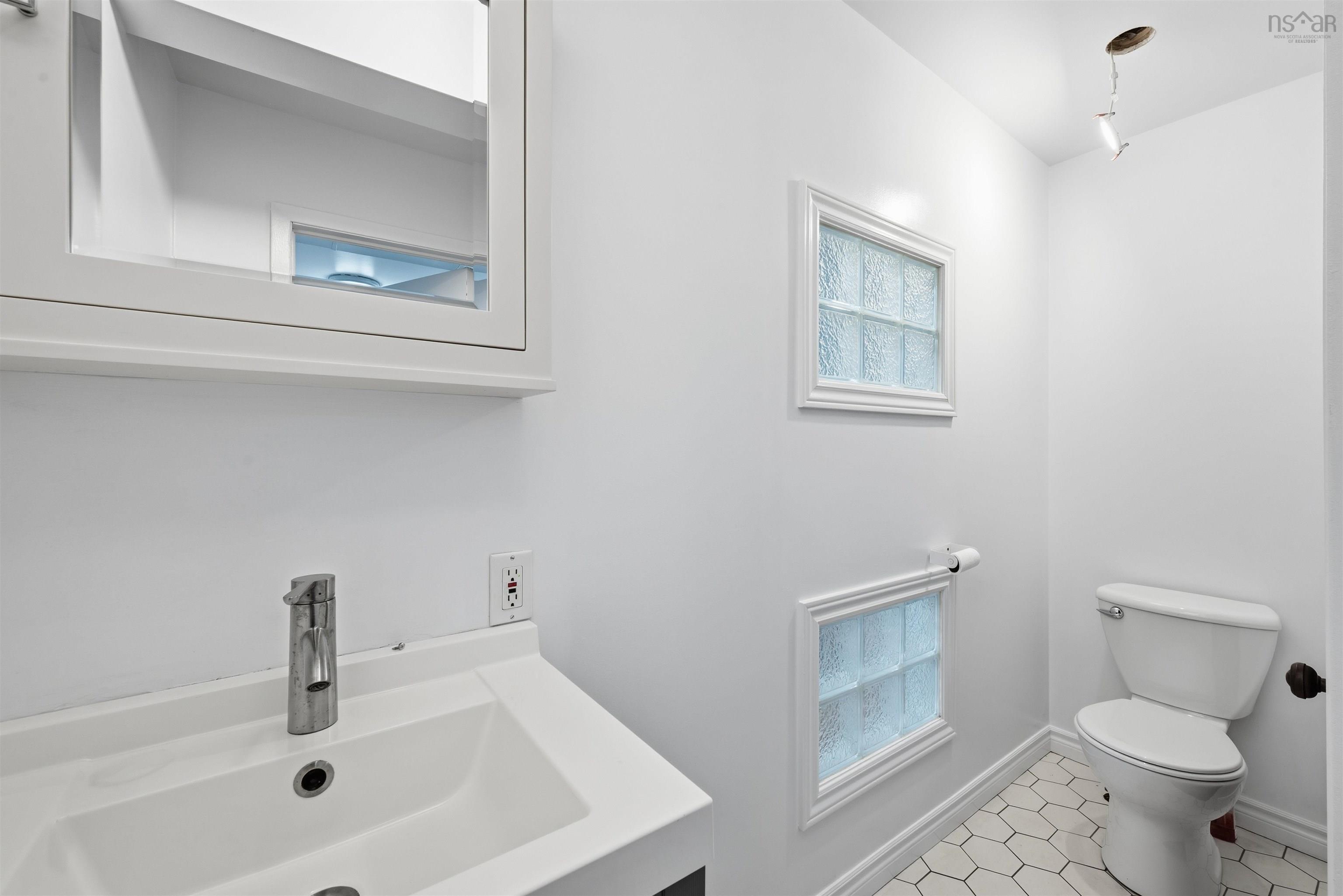 Thumbnail image for 5240 Russell Street MLS<sup>®</sup> 202529034